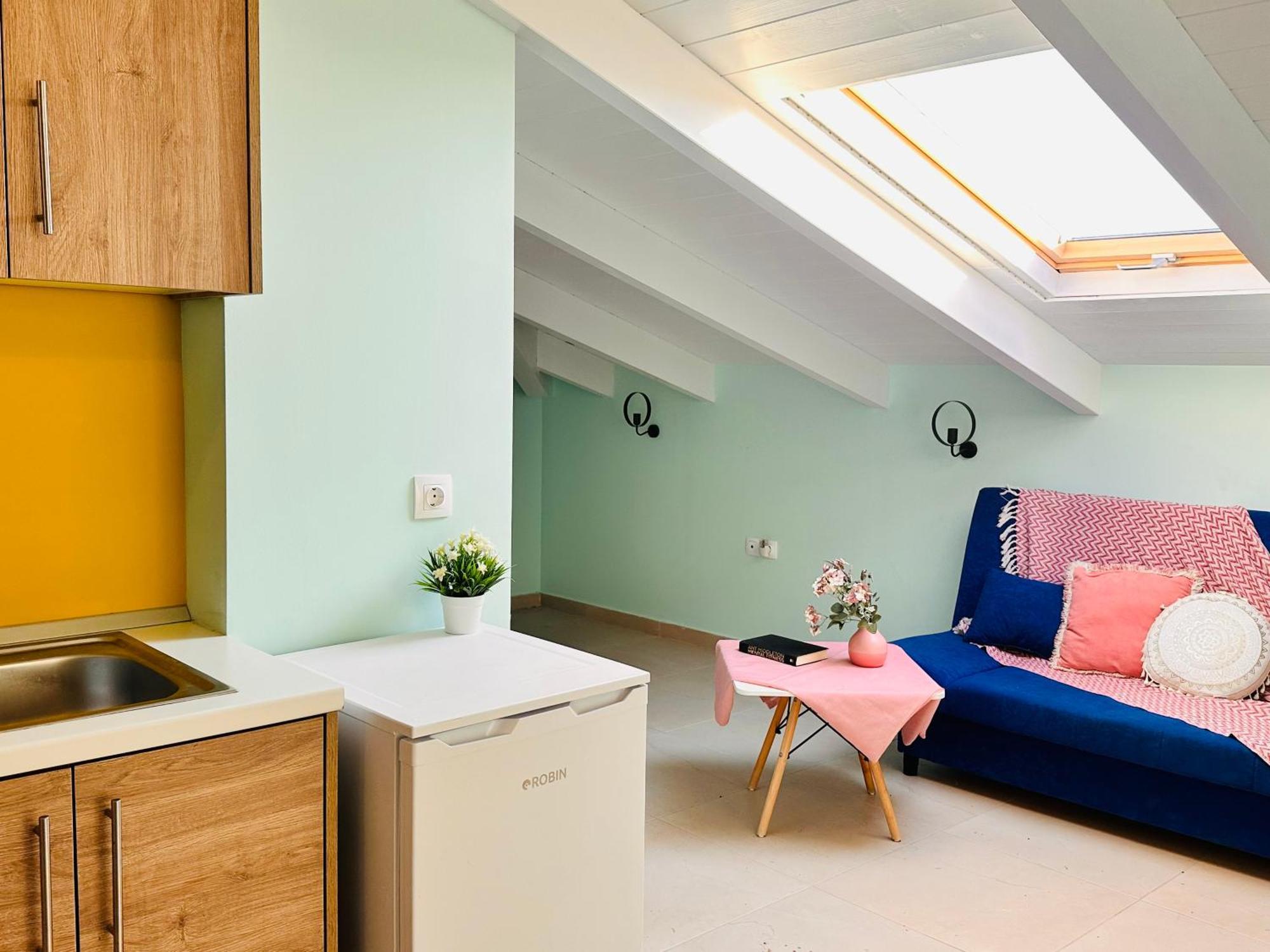 Apartment Dolce - Spacious Renovated With Unique Decor Perfect For 4 In Ideal For Fun And Relaxation