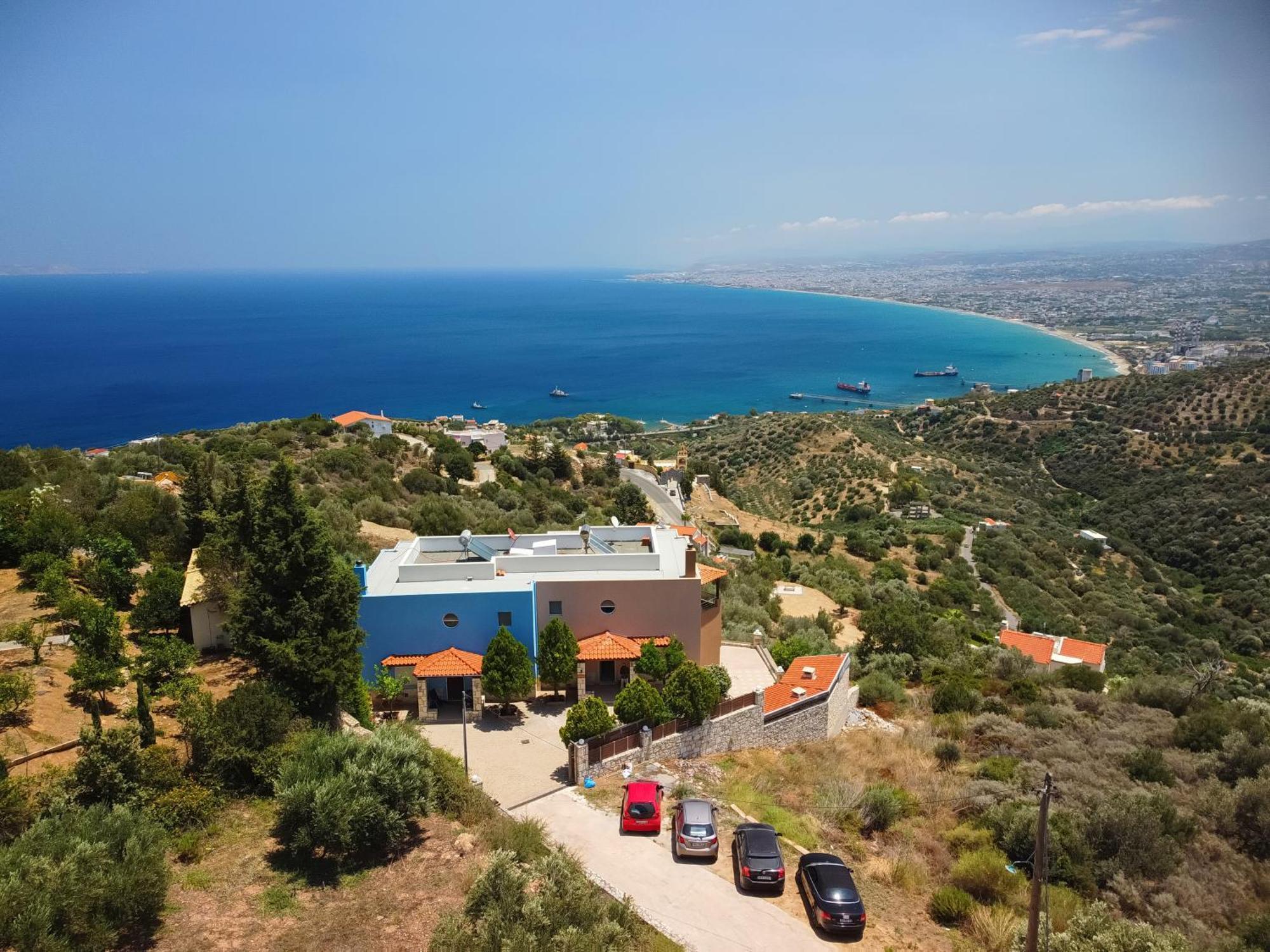 Nami _privatepool_ Seaview