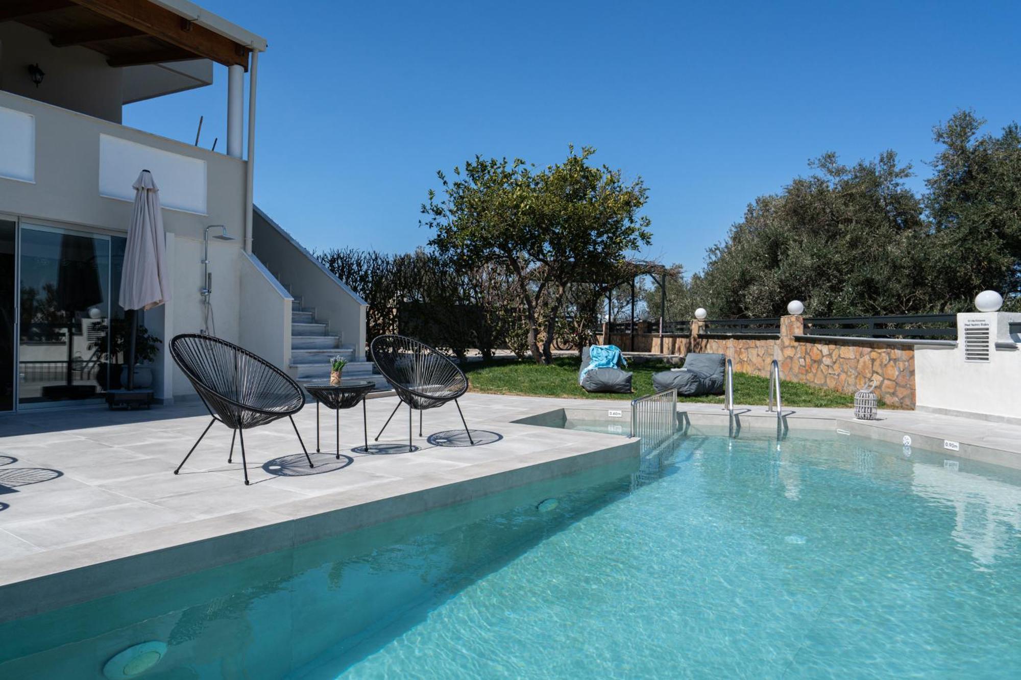 Villa Luxurious - Private Pool, Jacuzzi, Sauna, & Gym - 13km To Rethymno Center *
