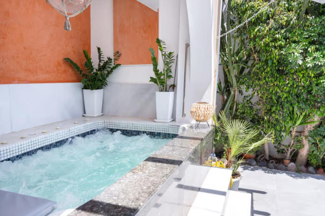 Danae Hotel 3*