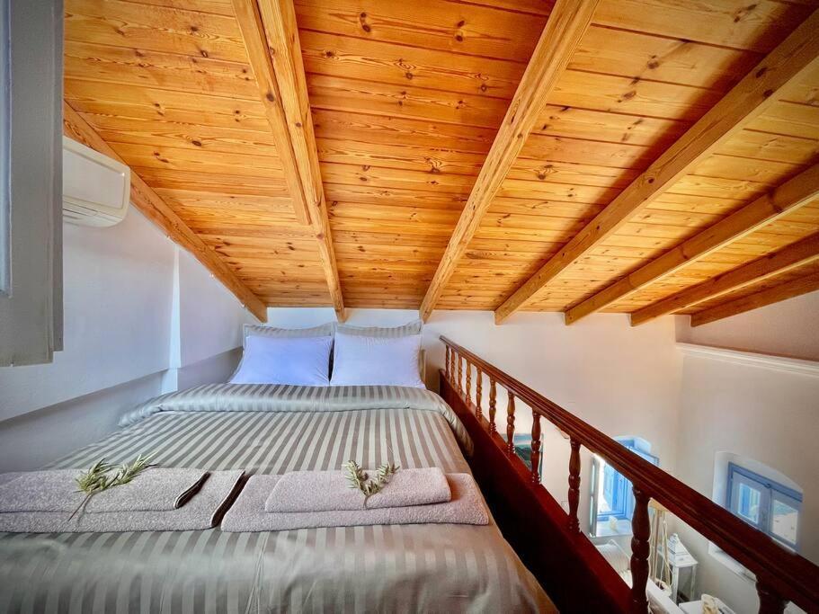 Apartment Nikolakis, Seafront- Harbor View *