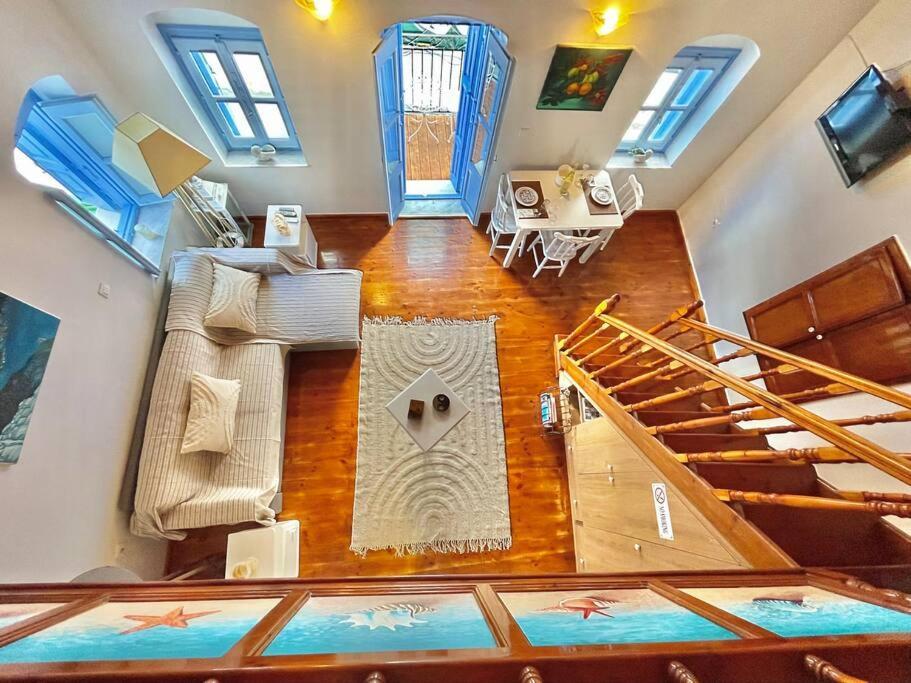 Nikolakis, Seafront- Harbor View Apartment Symi