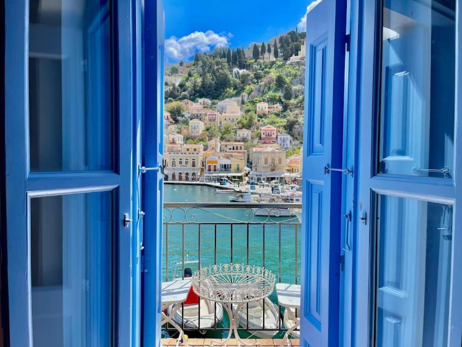 Apartment Nikolakis, Seafront- Harbor View Symi