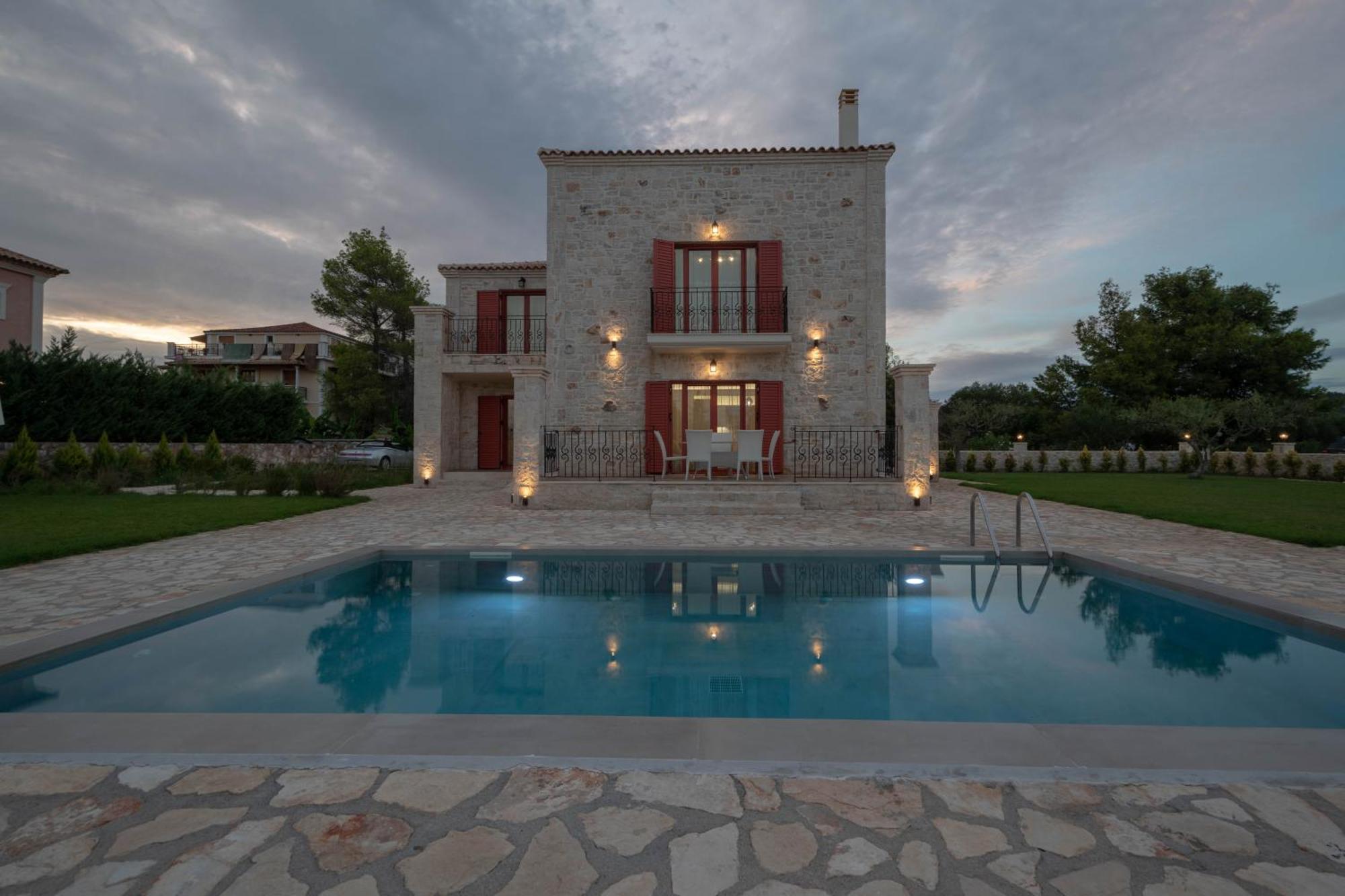 Agro Art Boutique & Luxury - Two Art With Pools, Unique Decors, And A Treehouse Option Vanato
