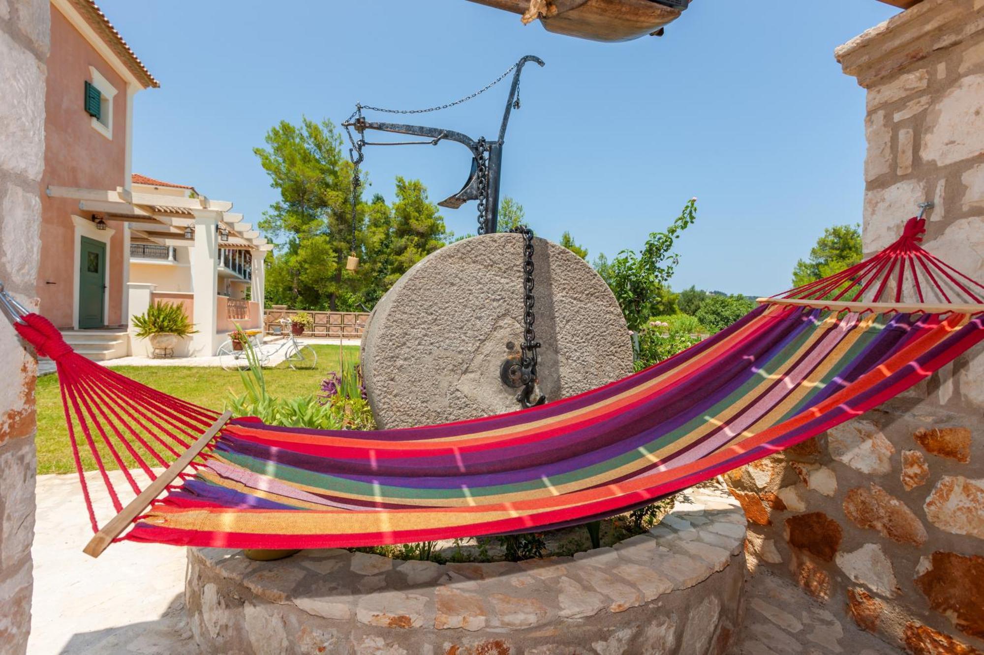 Agro Art Boutique & Luxury - Two Art With Pools, Unique Decors, And A Treehouse Option Villa