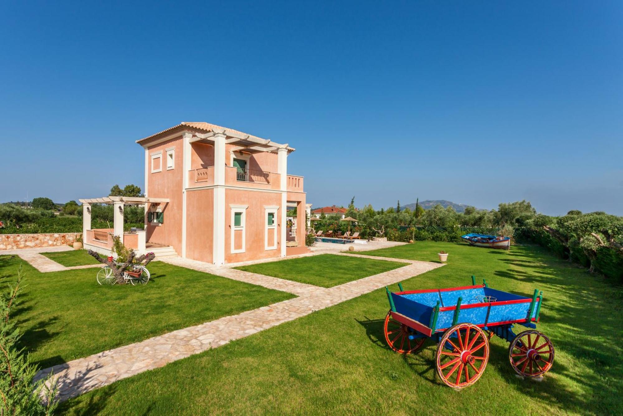 Agro Art Boutique & Luxury - Two Art With Pools, Unique Decors, And A Treehouse Option Vanato