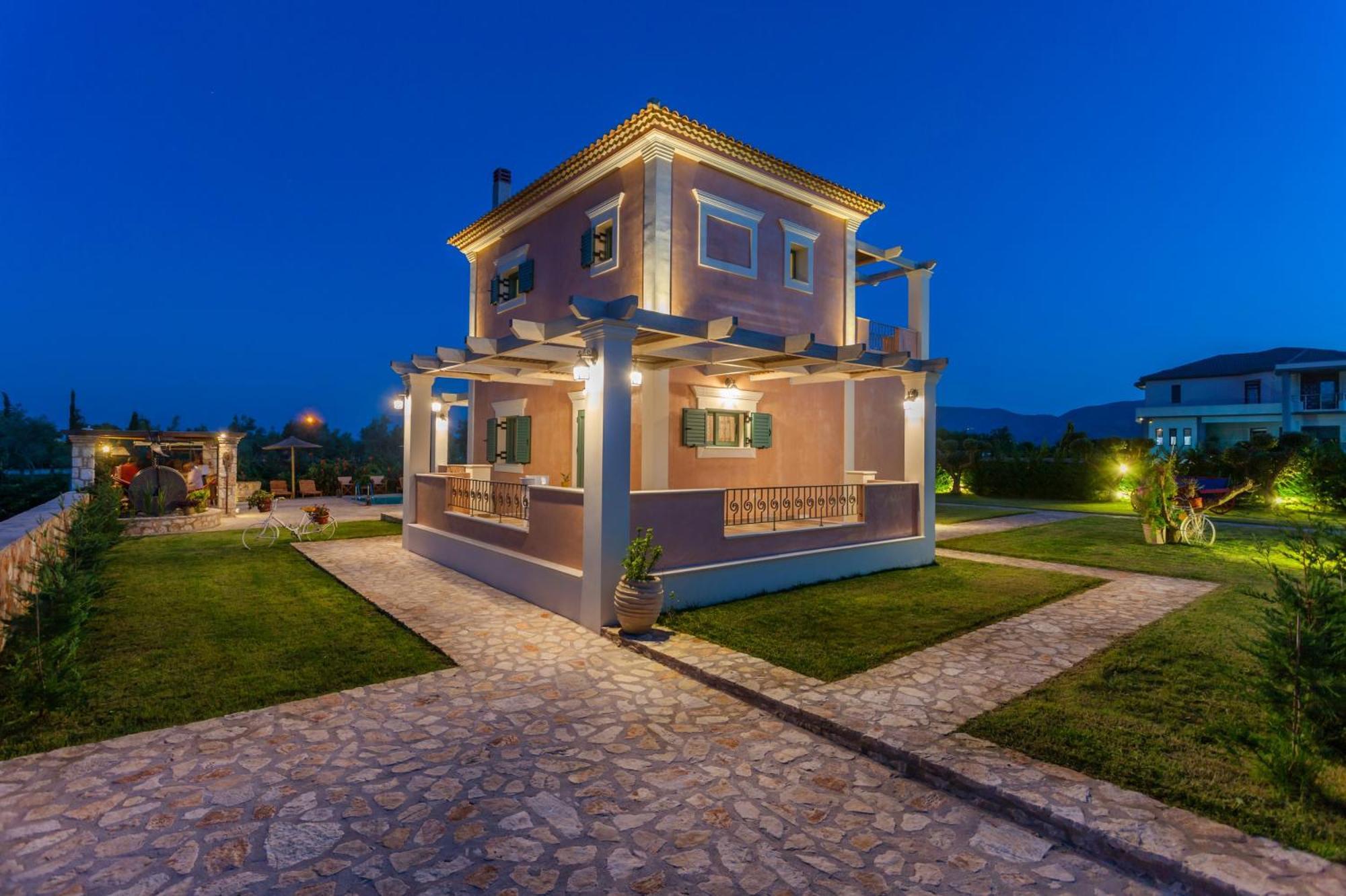 Agro Art Boutique & Luxury - Two Art With Pools, Unique Decors, And A Treehouse Option Villa Vanato