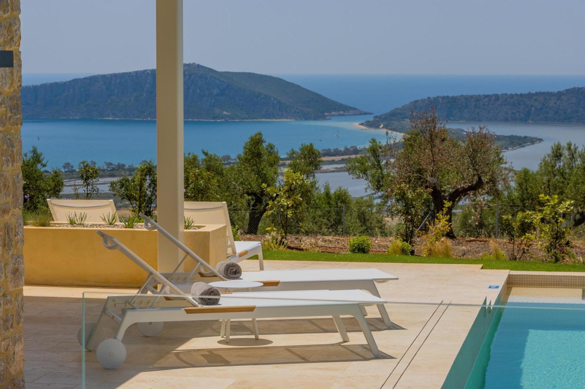 Messinian Nest Villa *
