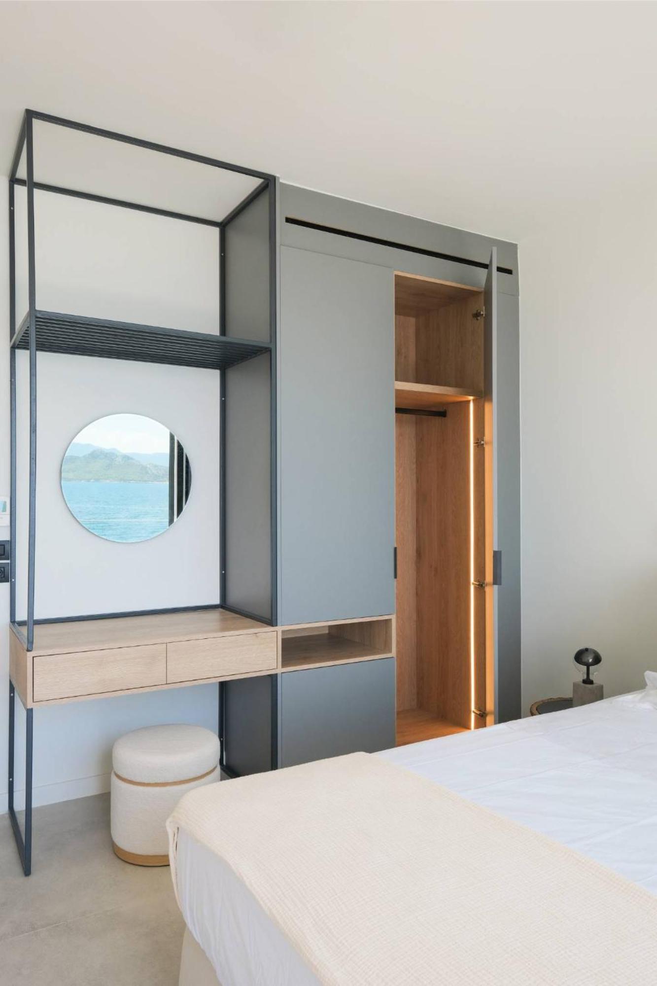 Apartment Floating Cube Aegina