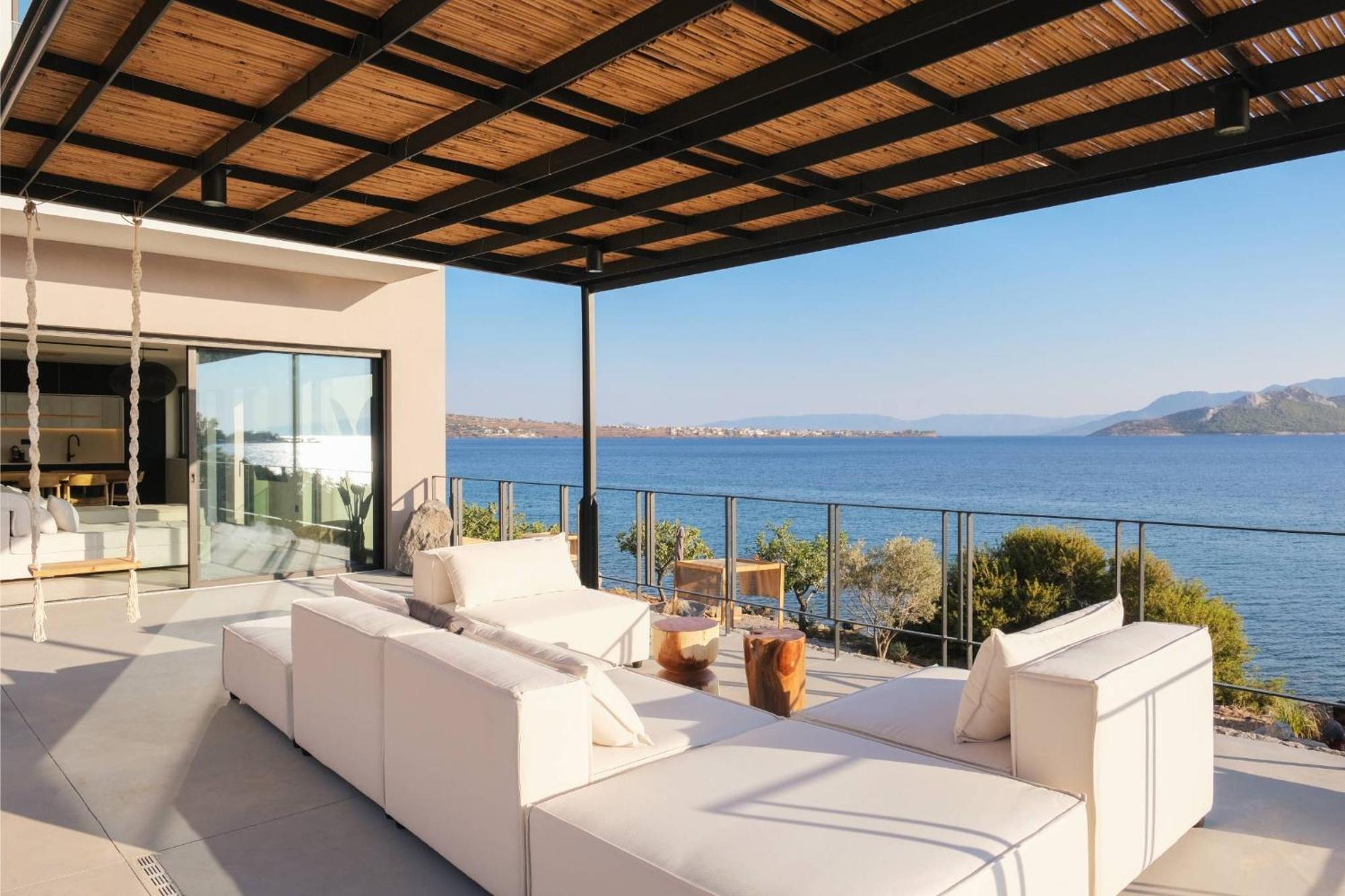 Floating Cube * Aegina