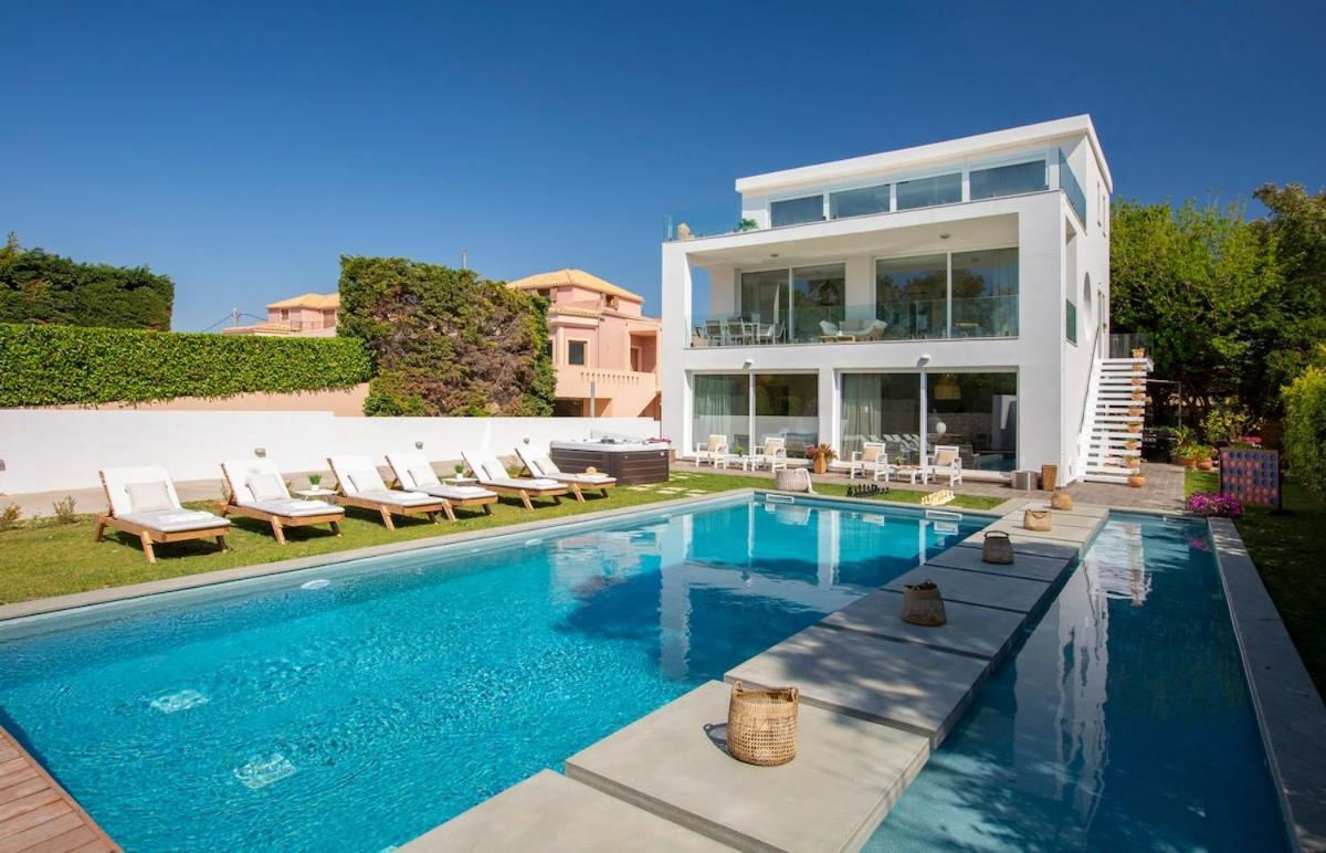 Villa Coastal Chic Luxury La Reina In Ai Giannis