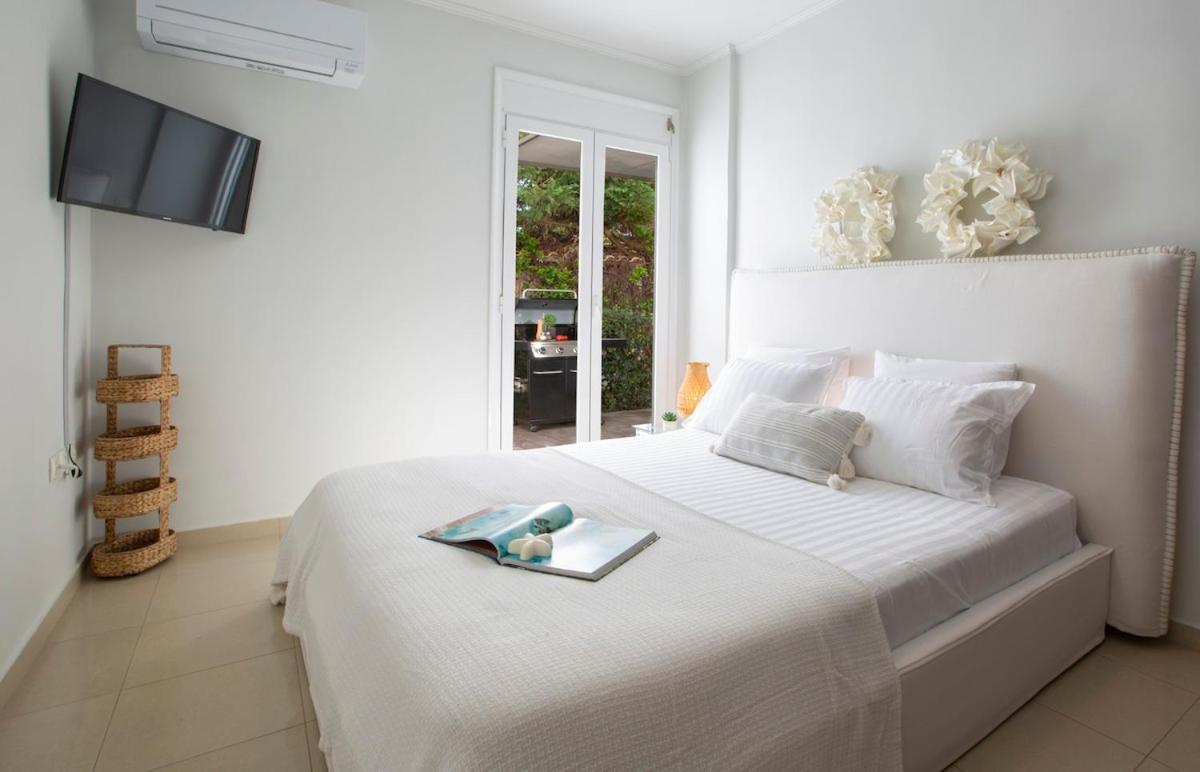 Villa Coastal Chic Luxury La Reina In Ai Giannis