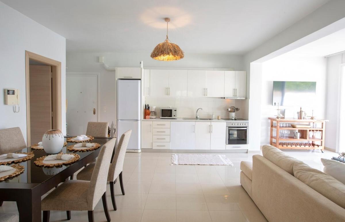 Coastal Chic Luxury La Reina In Ai Giannis Villa
