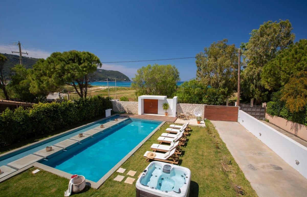 Coastal Chic Luxury La Reina In Ai Giannis