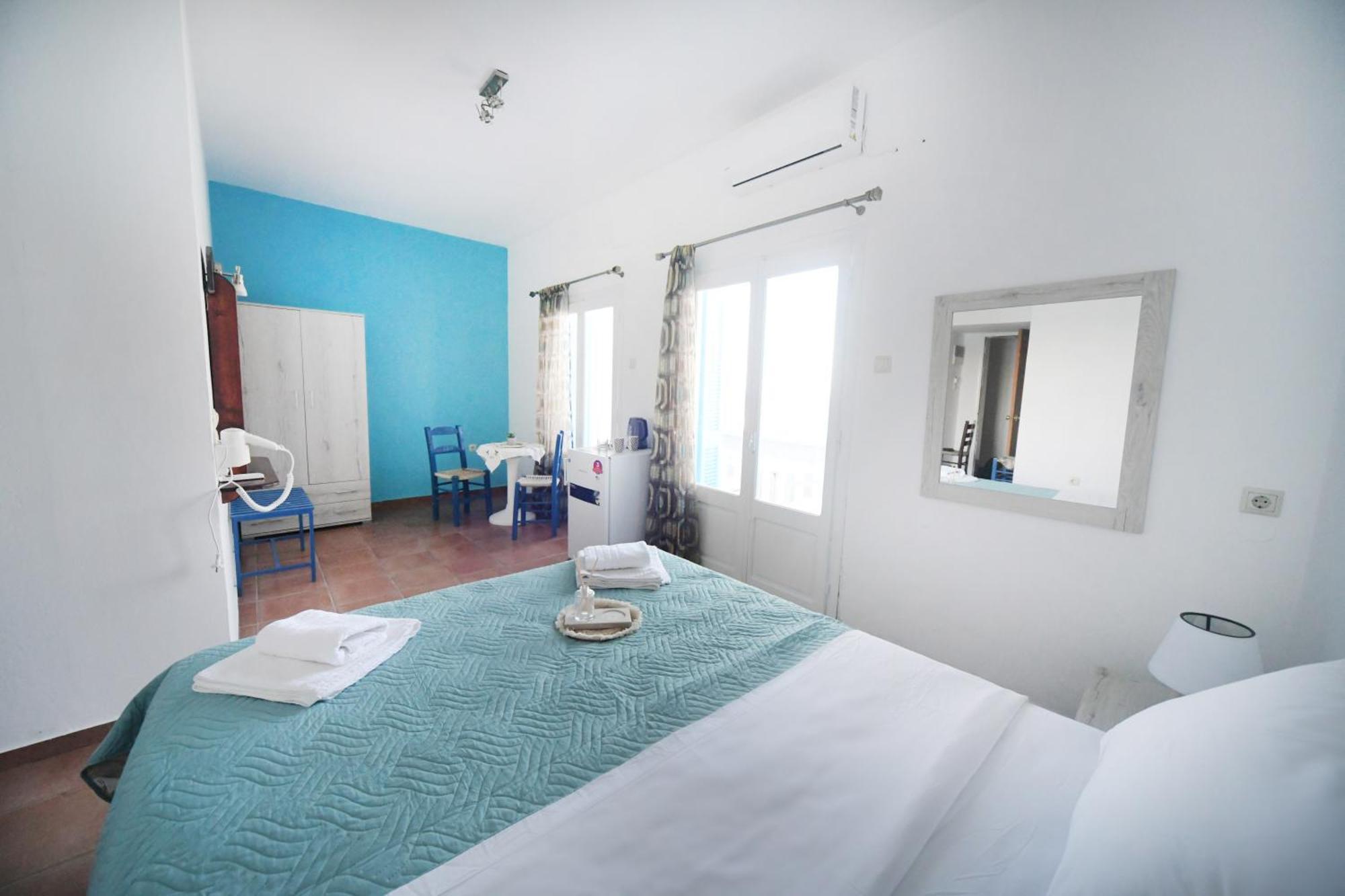 Agialos Inn