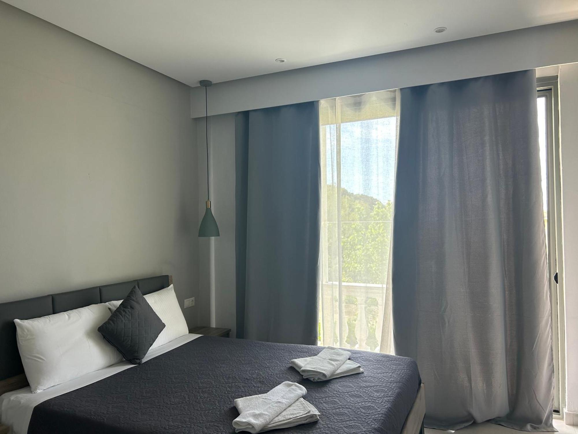 Family Studios Aparthotel