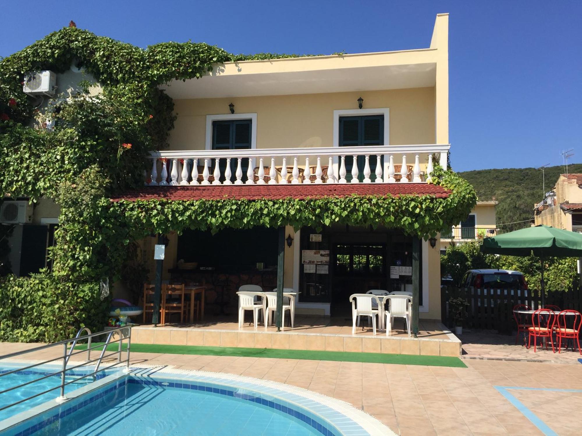 Aparthotel The Mayflower & 2*
