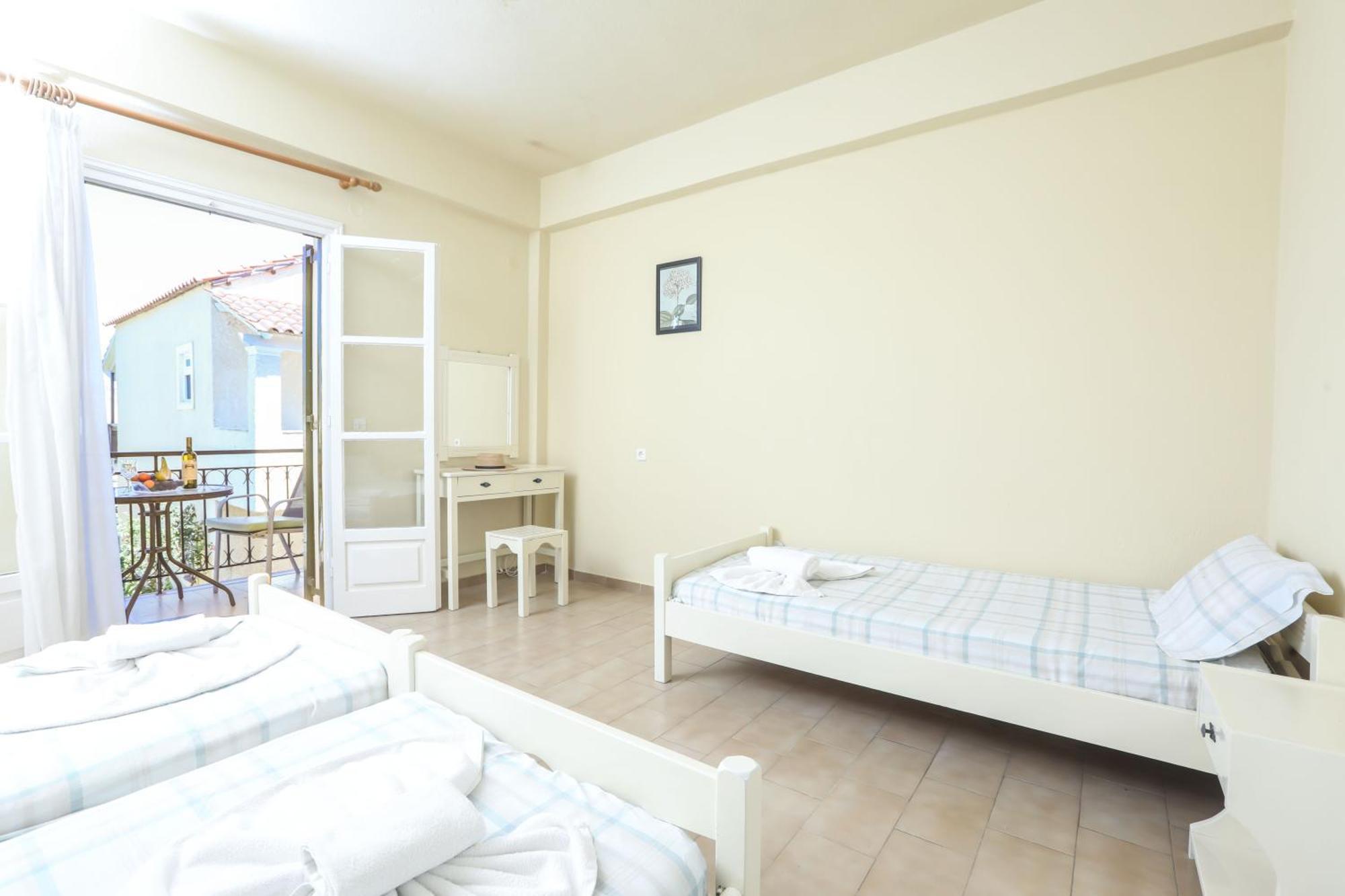 Aparthotel The Mayflower & 2*
