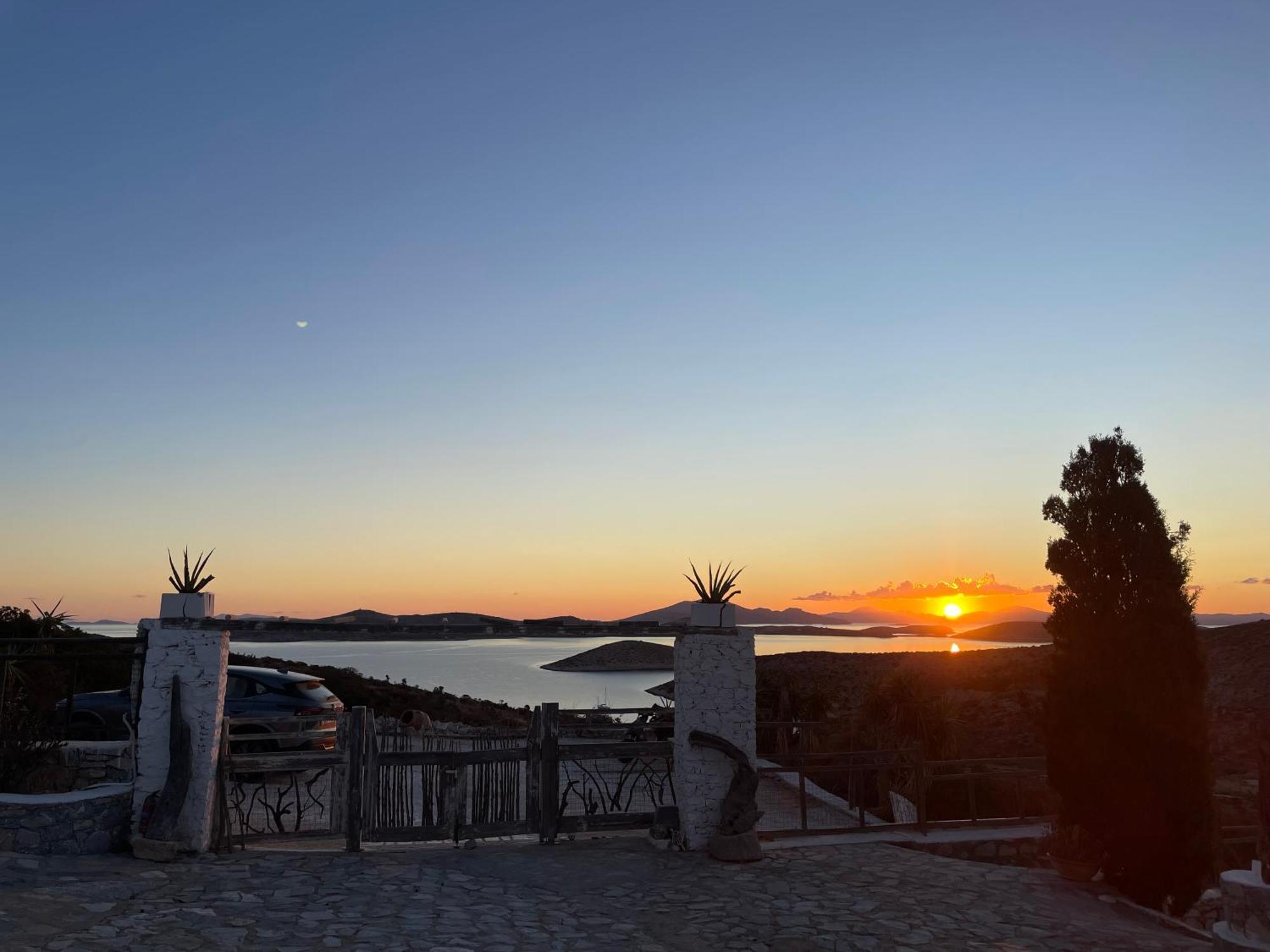 Zografos Guest house 4*