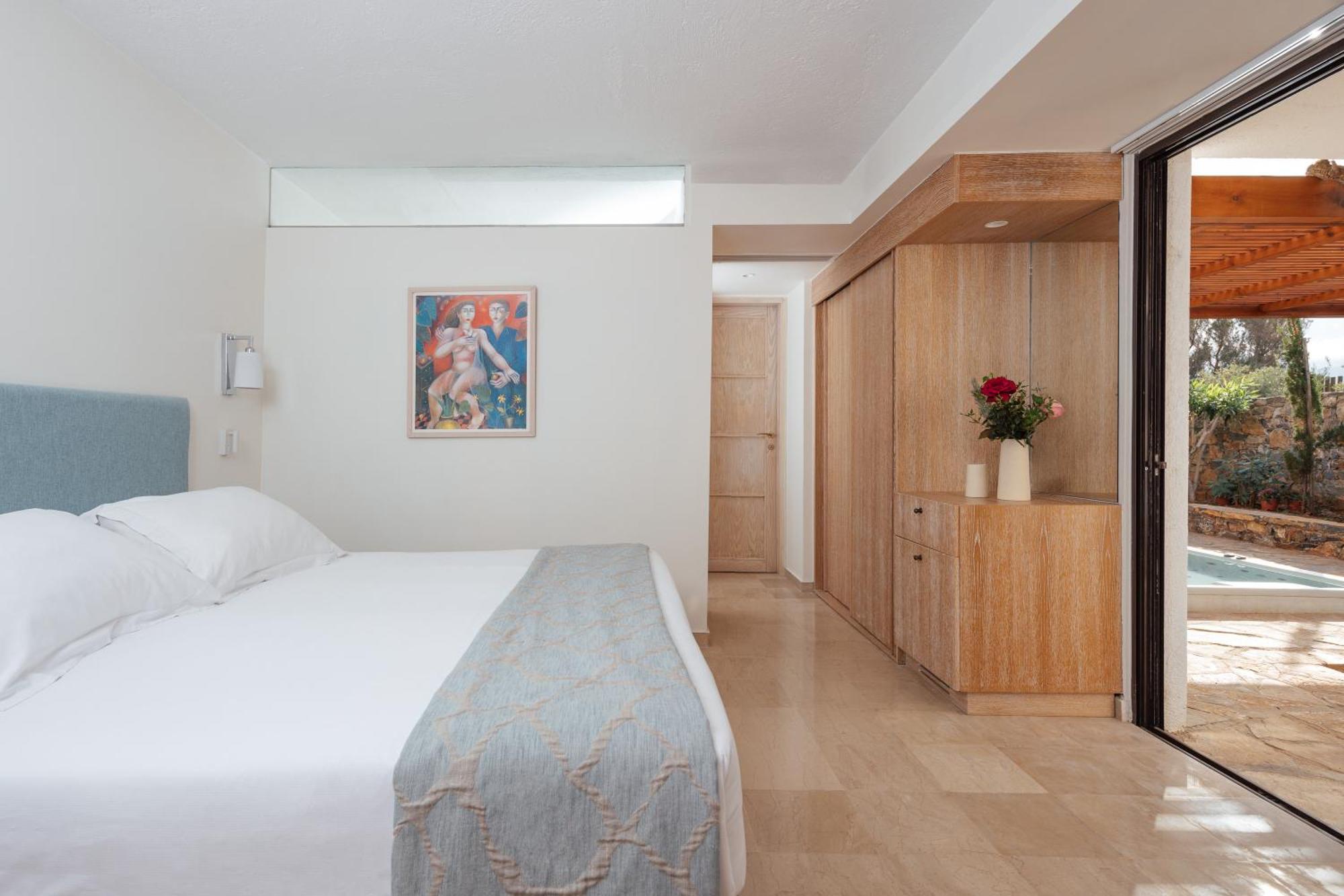 St. Nicolas Bay & 5* Agios Nikolaos (Crete)