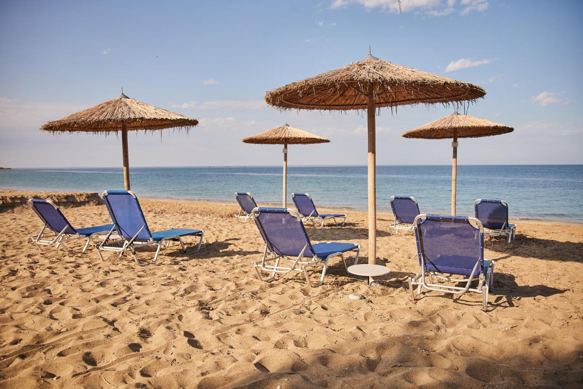 Palace 4* Skyros