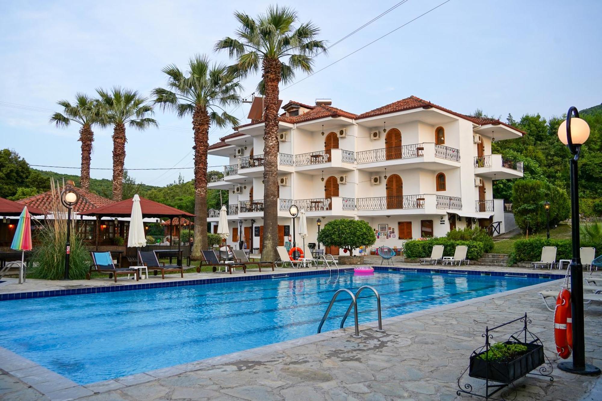 Irida 'n' Pool