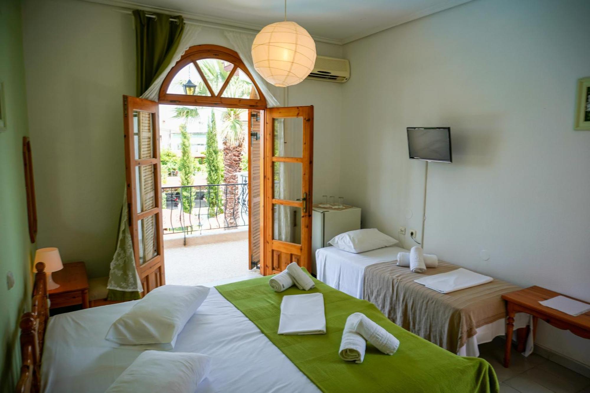 Irida 'n' Pool Guest house
