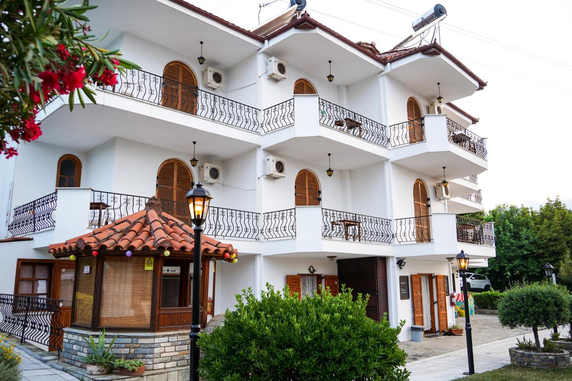 Irida 'n' Pool Guest house