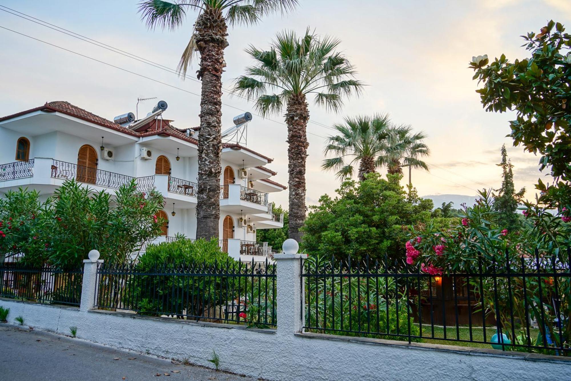 Guest house Irida 'n' Pool *
