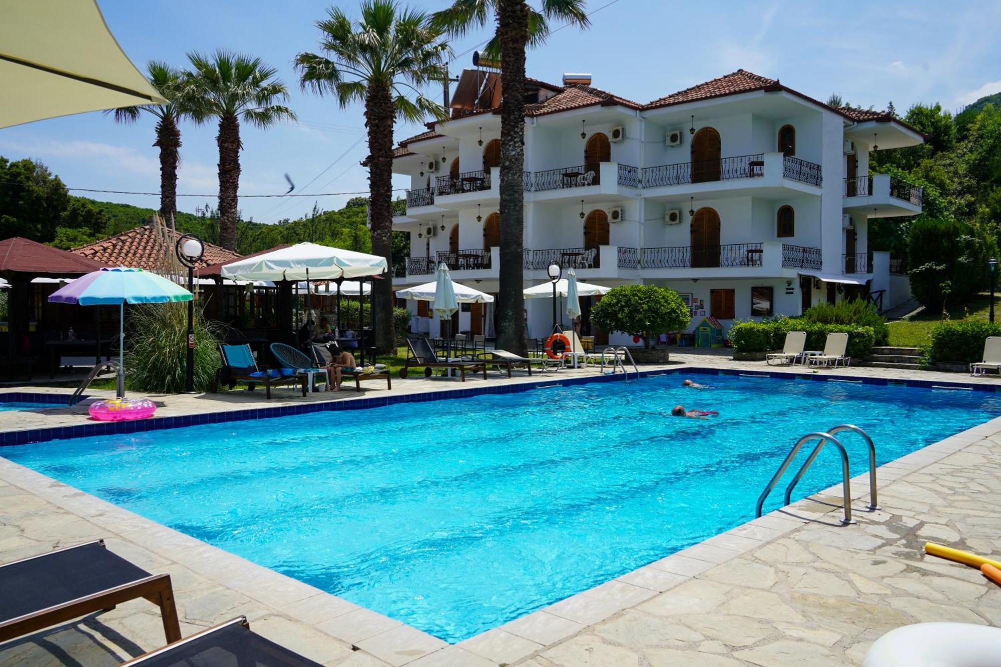 Guest house Irida 'n' Pool Paralia Panteleimonos