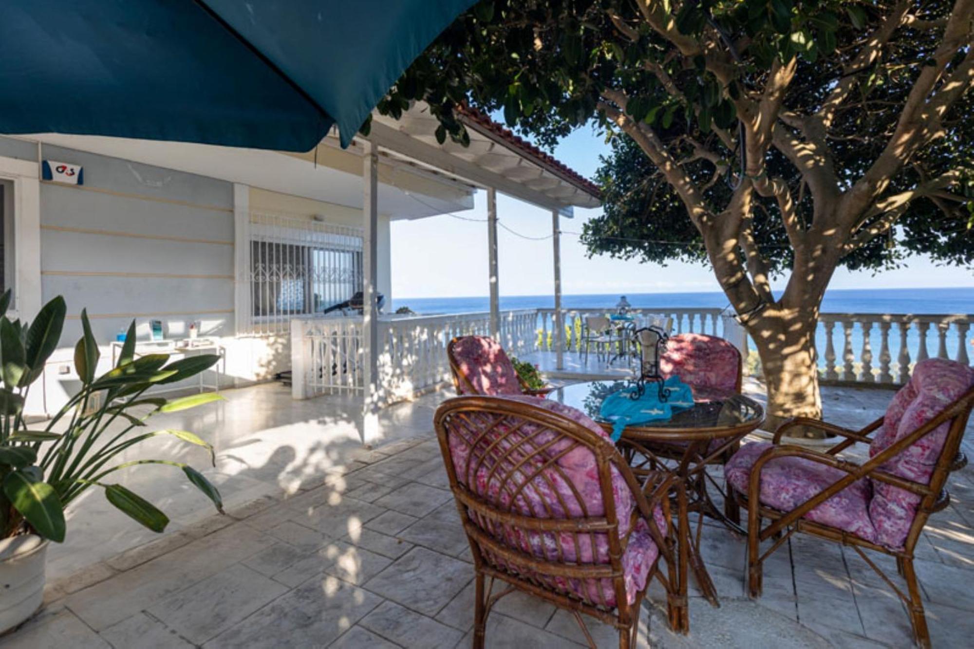 Pansion L'antic Guest house