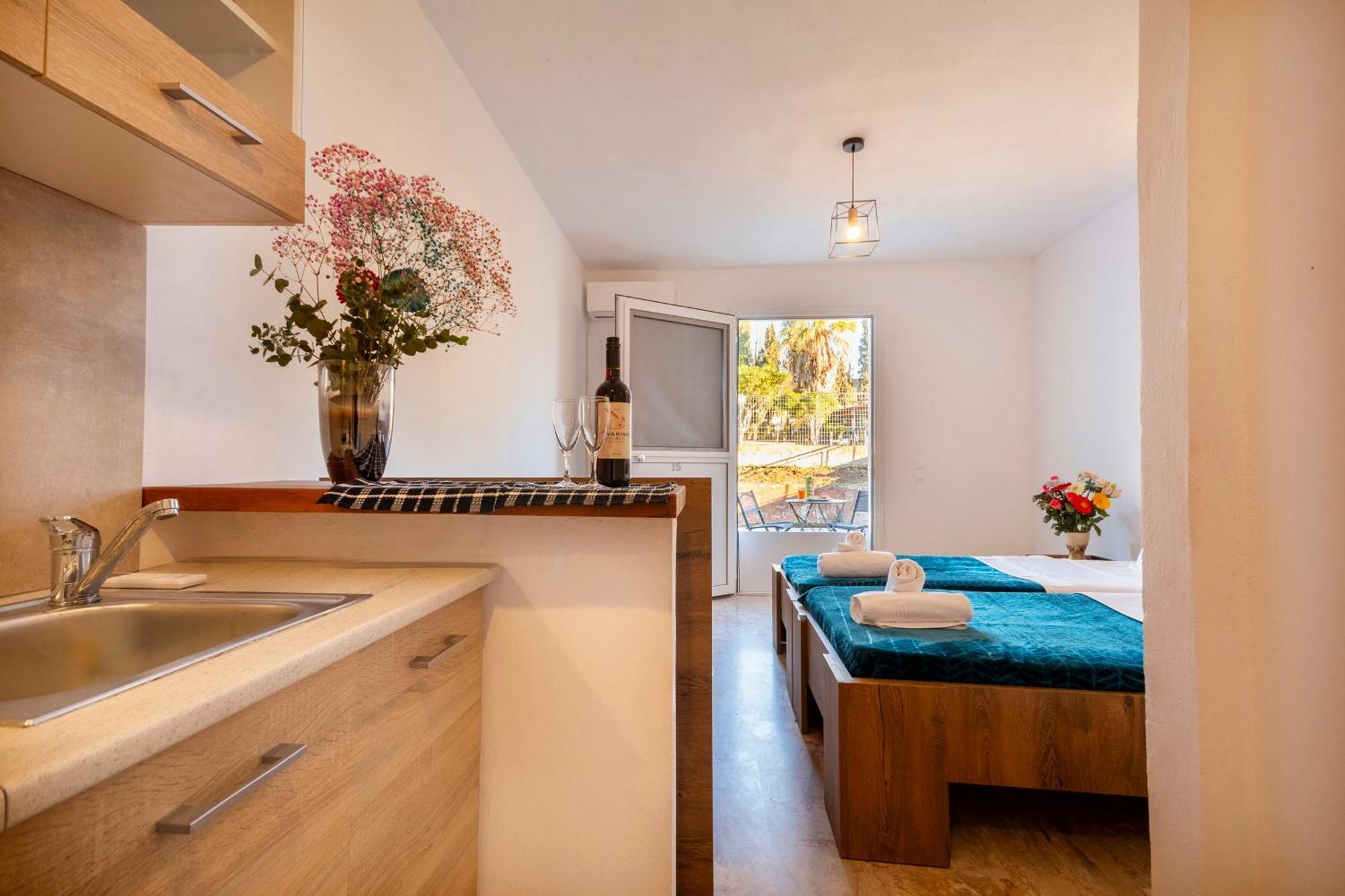 Apollo Apartment