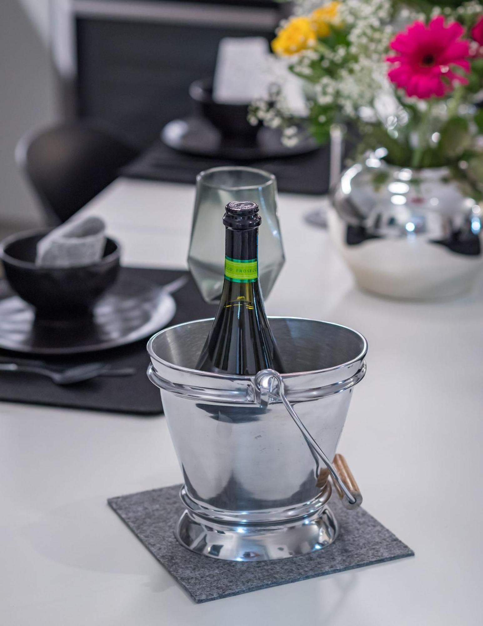 Glyfada's Cosy Apartment Athens