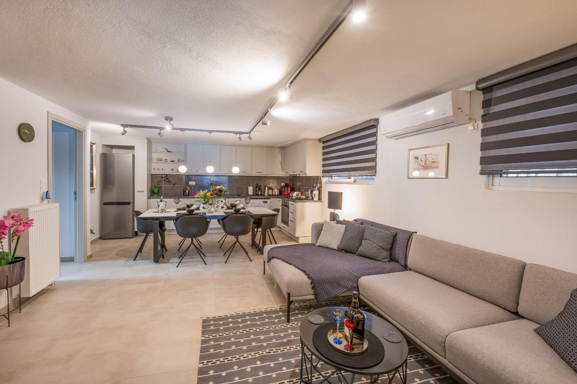 Glyfada's Cosy Athens