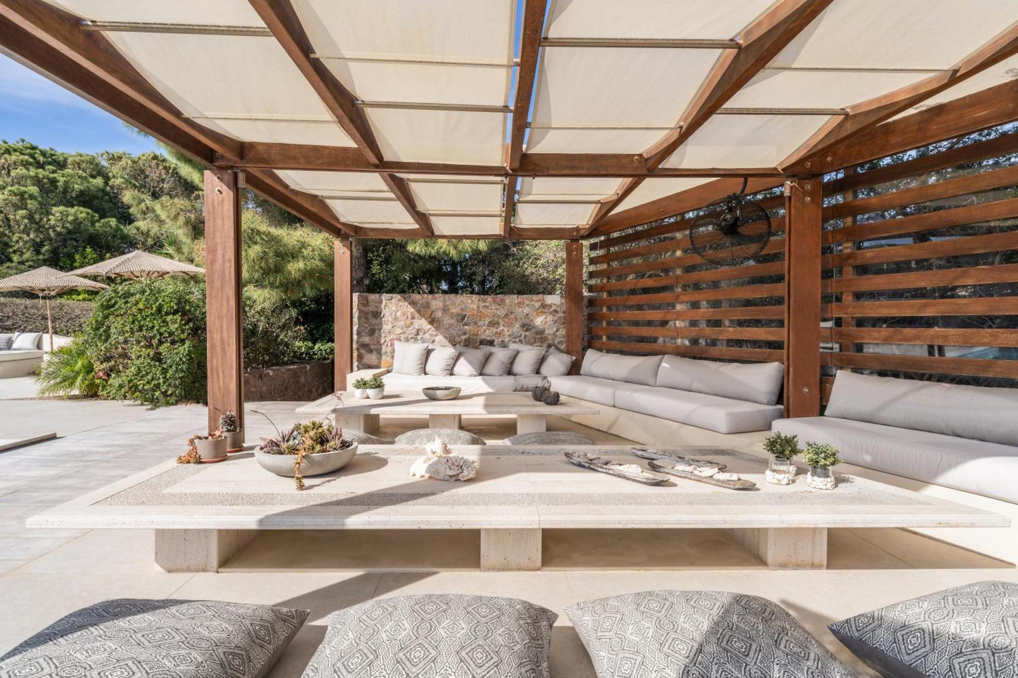 Villa The Every Athens Beachfront Retreat *