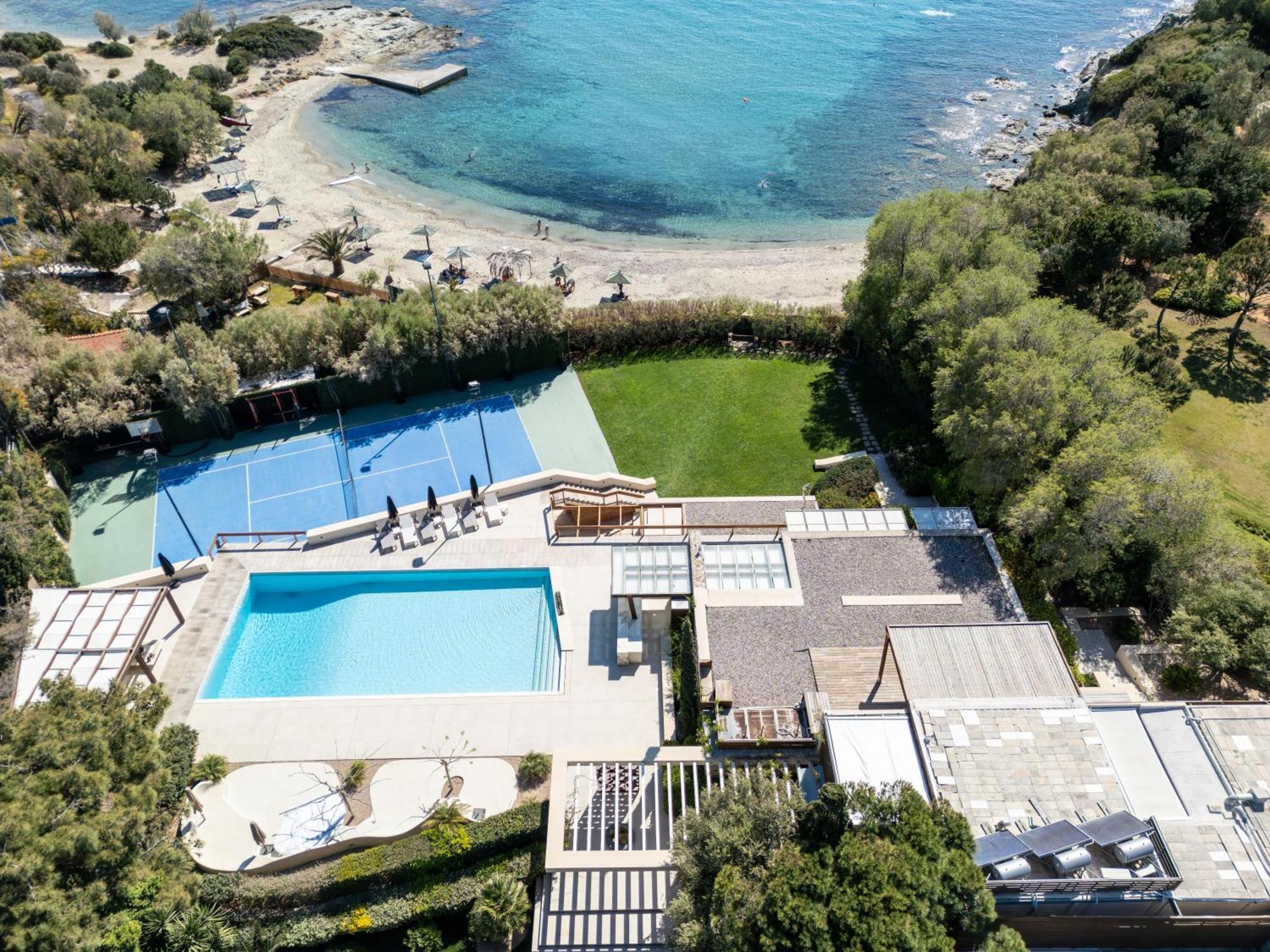 Villa The Every Athens Beachfront Retreat *