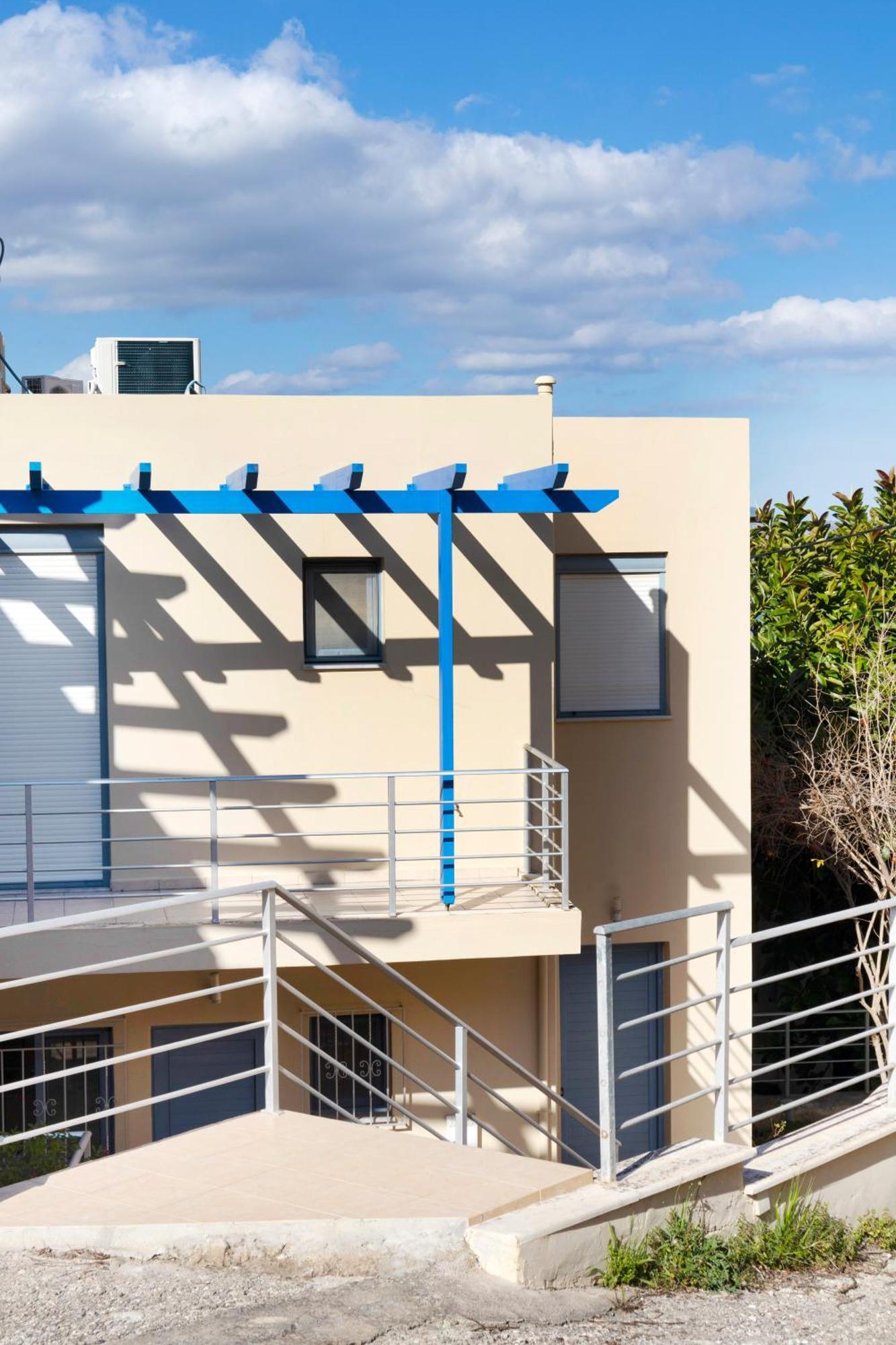 Kimi -new Listing With Sea Views! Apartment