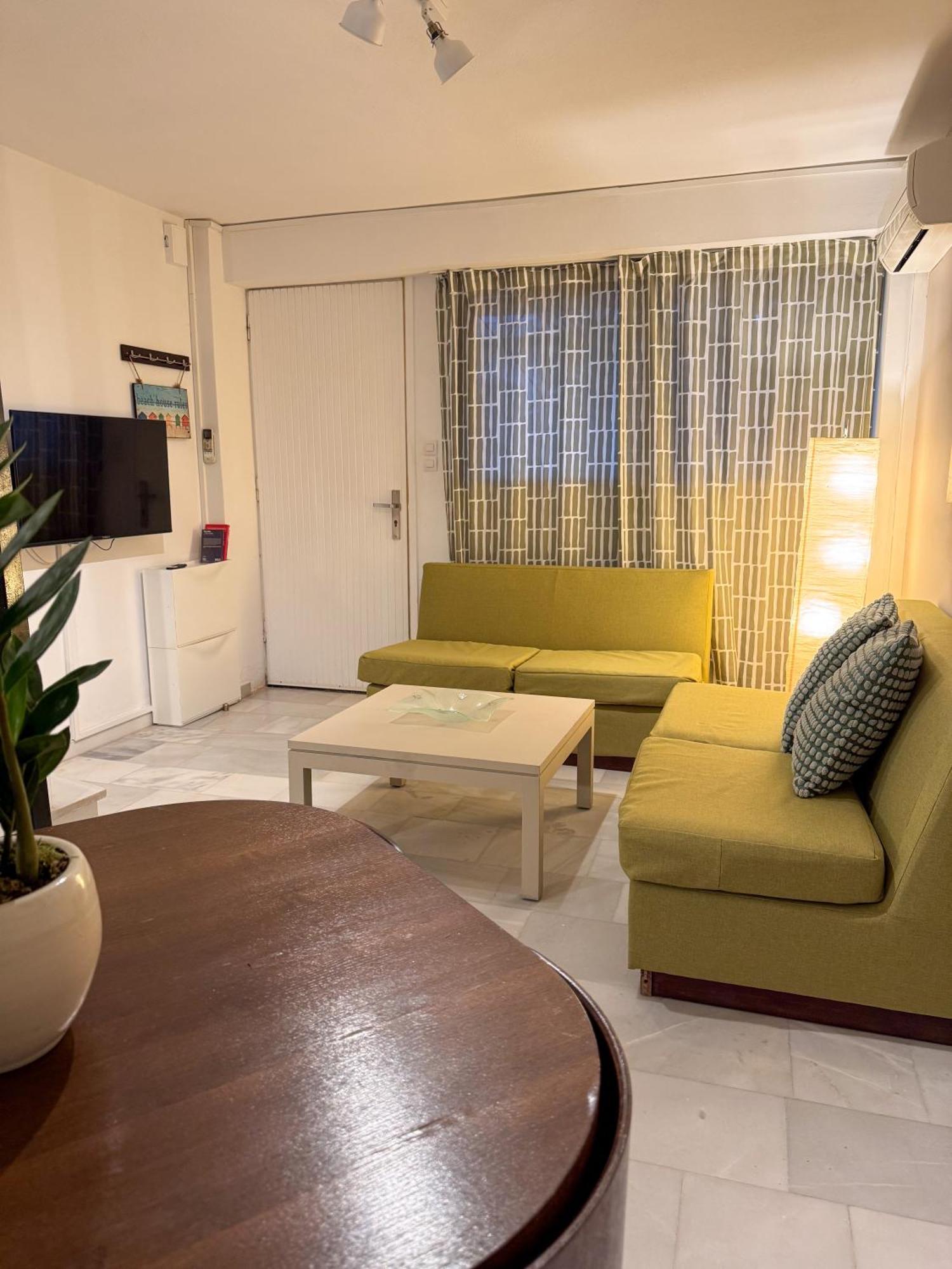Apartment Cozy Seaside Renovated & Peaceful