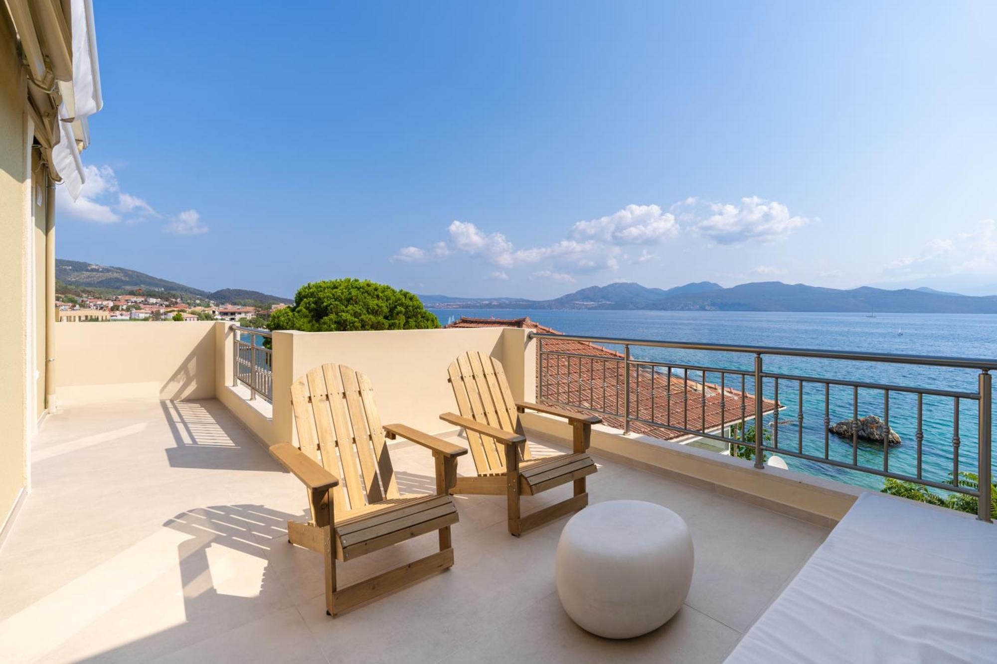 Seaside Luxury * Nikiana