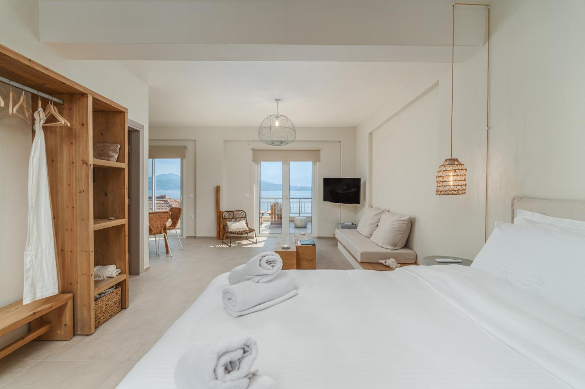 Seaside Luxury Nikiana