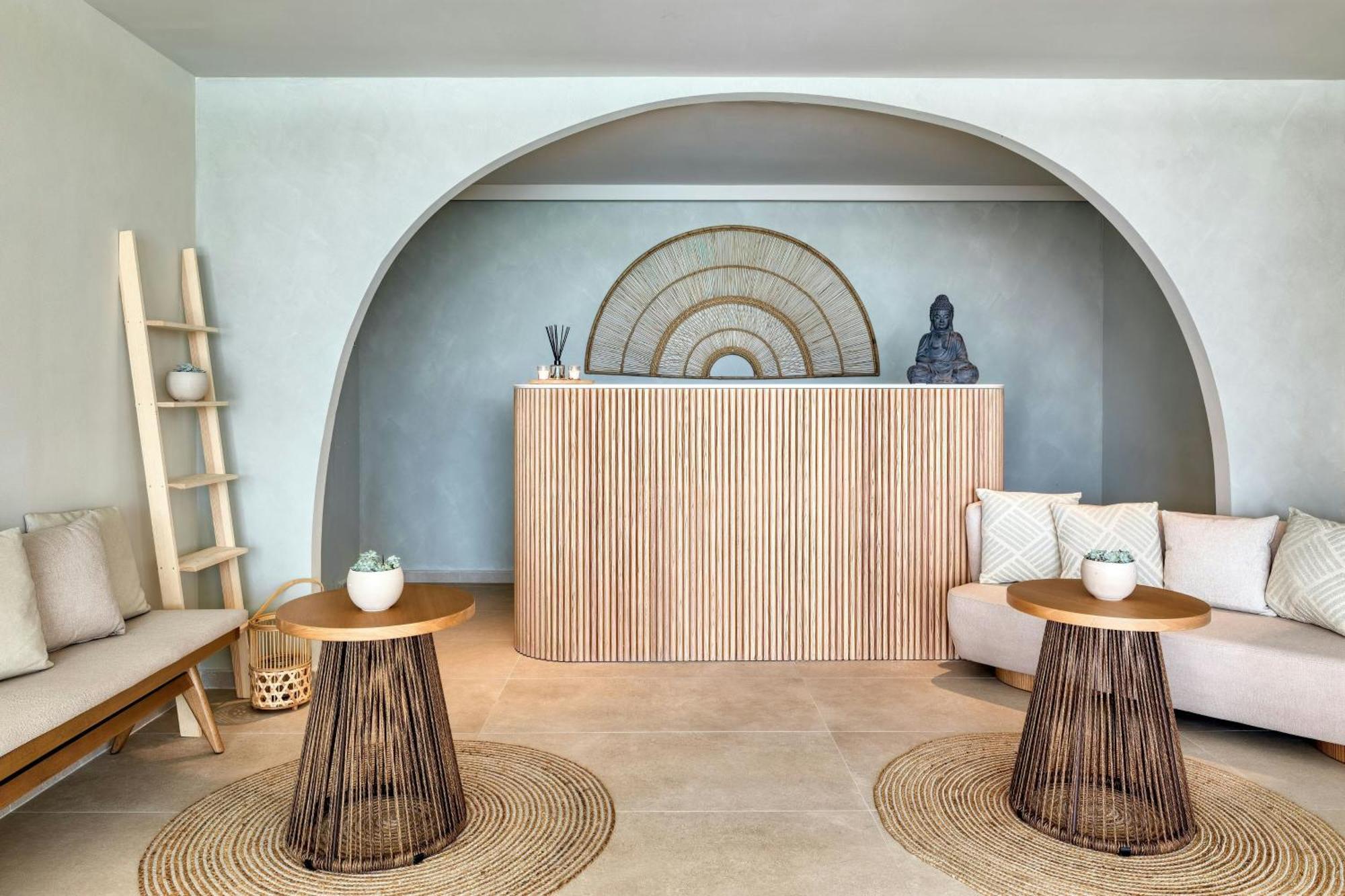 Domes Aulus Zante, Inclusive, Autograph Collection