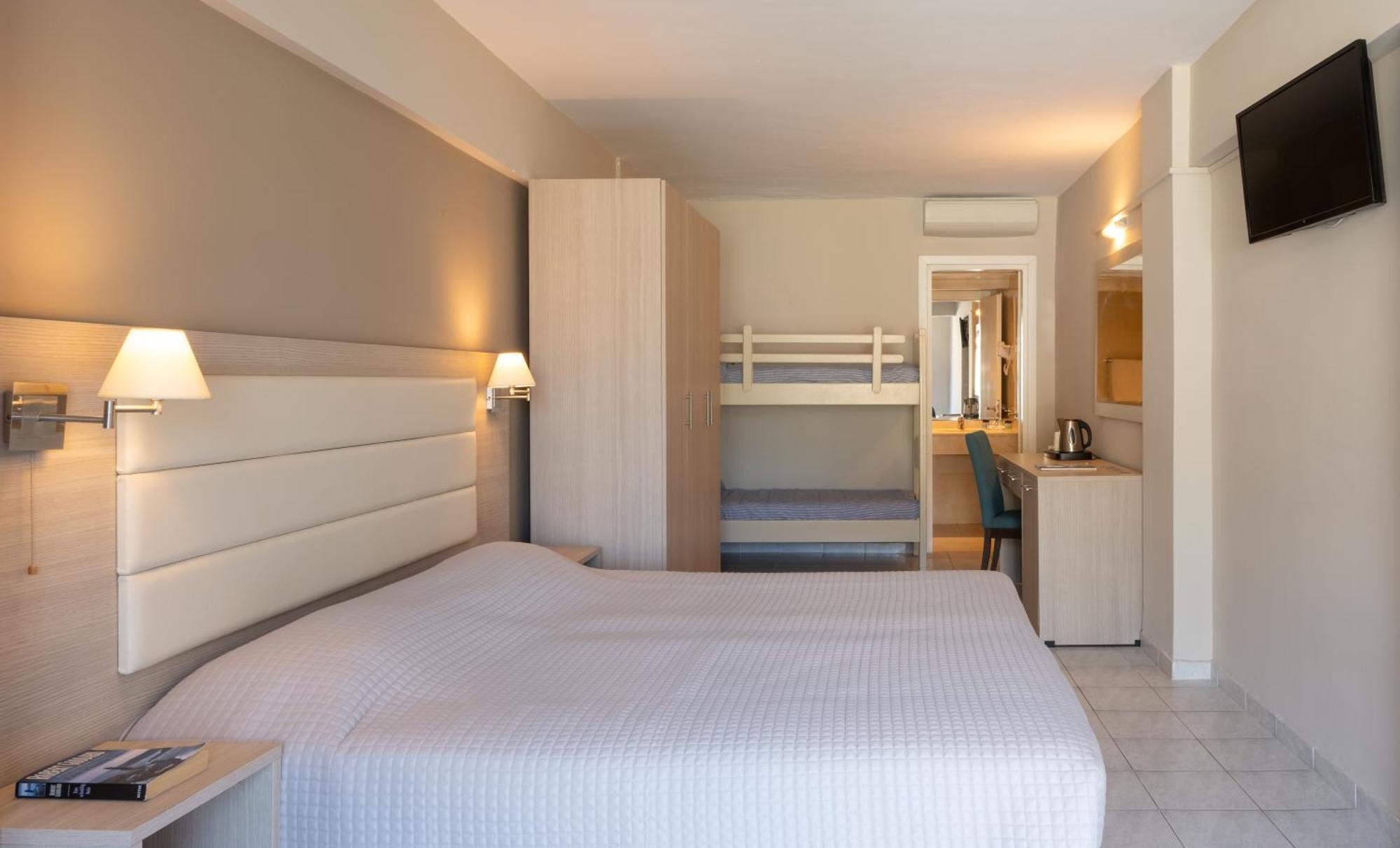 Hotel Messonghi