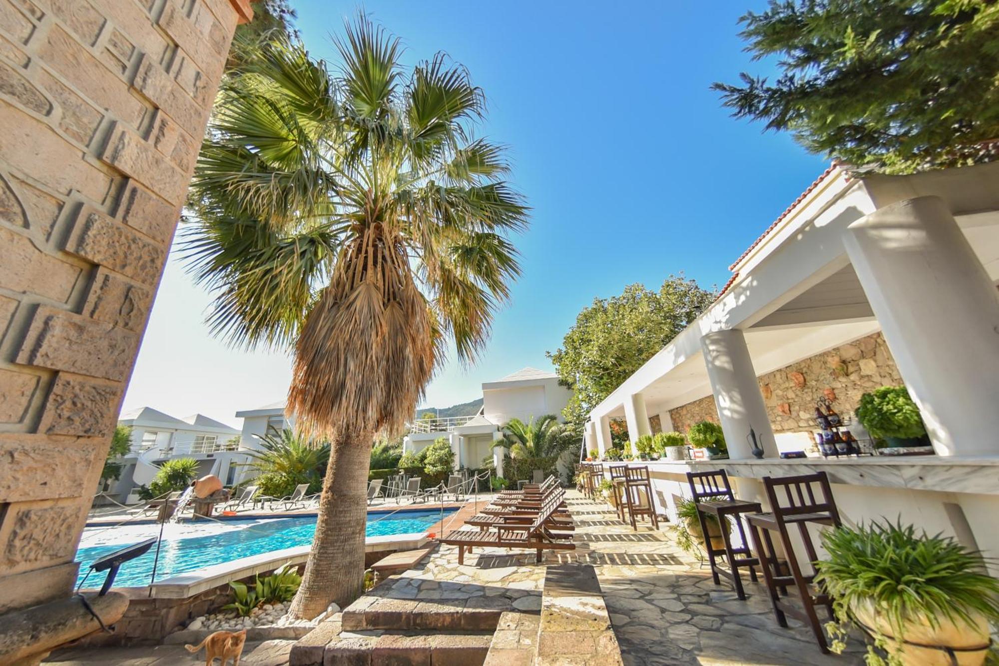 The Loriet Aparthotel 4*