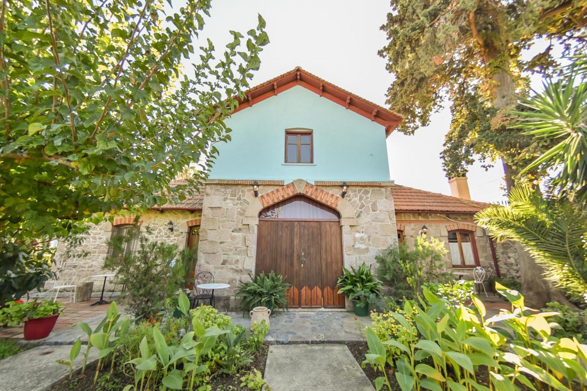Aparthotel The Loriet Mytilene