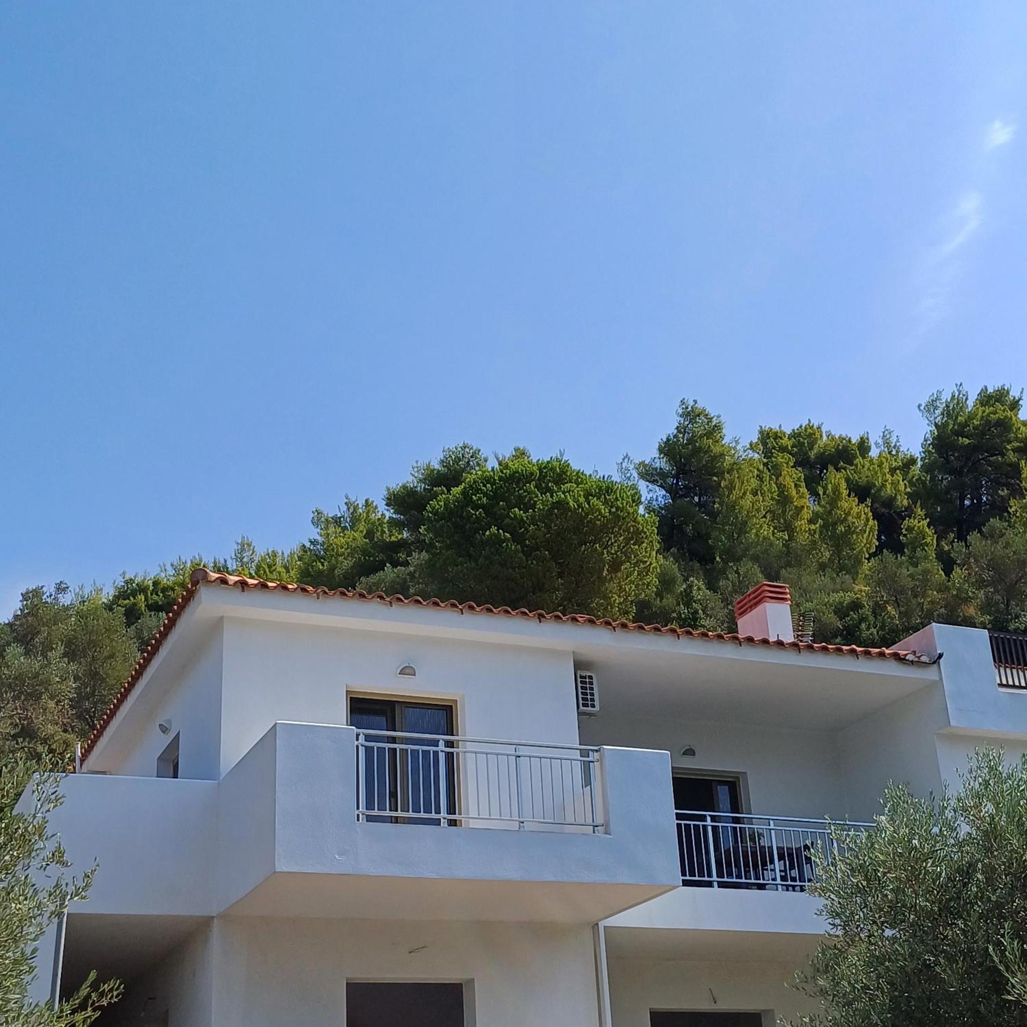 Lagoterra Skiathos Town