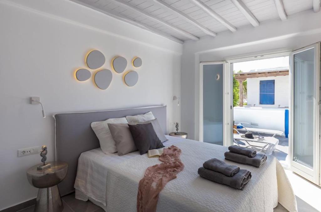 Iliana 1 & 2 W Shared Pool, Ornos, Mykonos * Ornos (Mykonos)