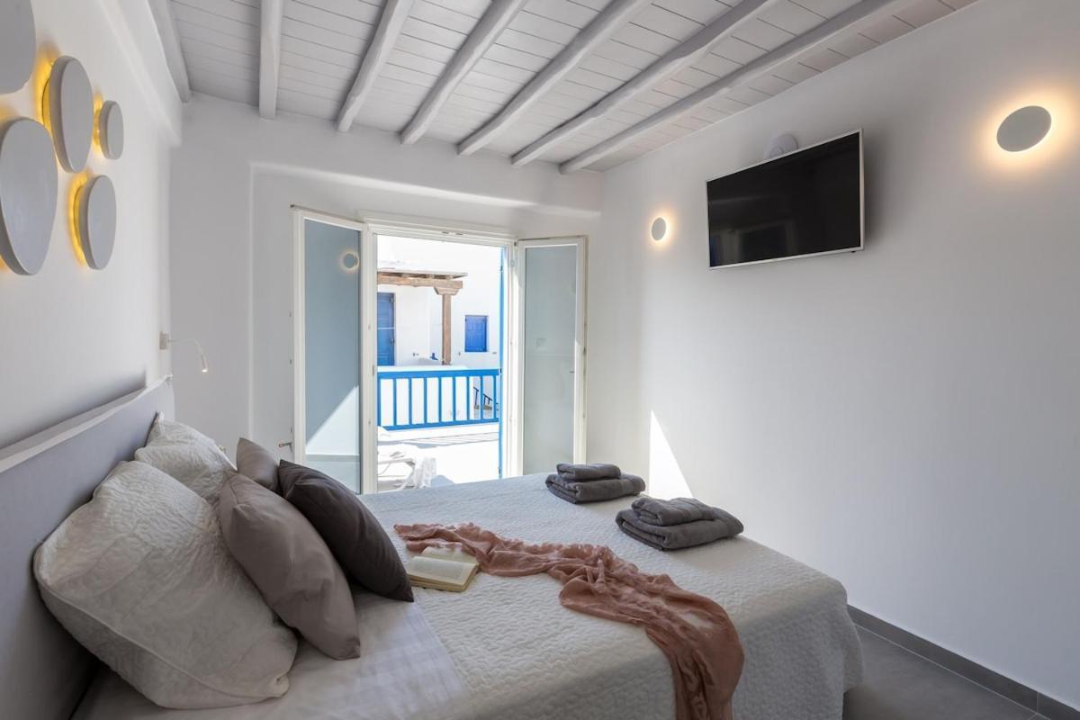 Iliana 1 & 2 W Shared Pool, Ornos, Mykonos Villa *