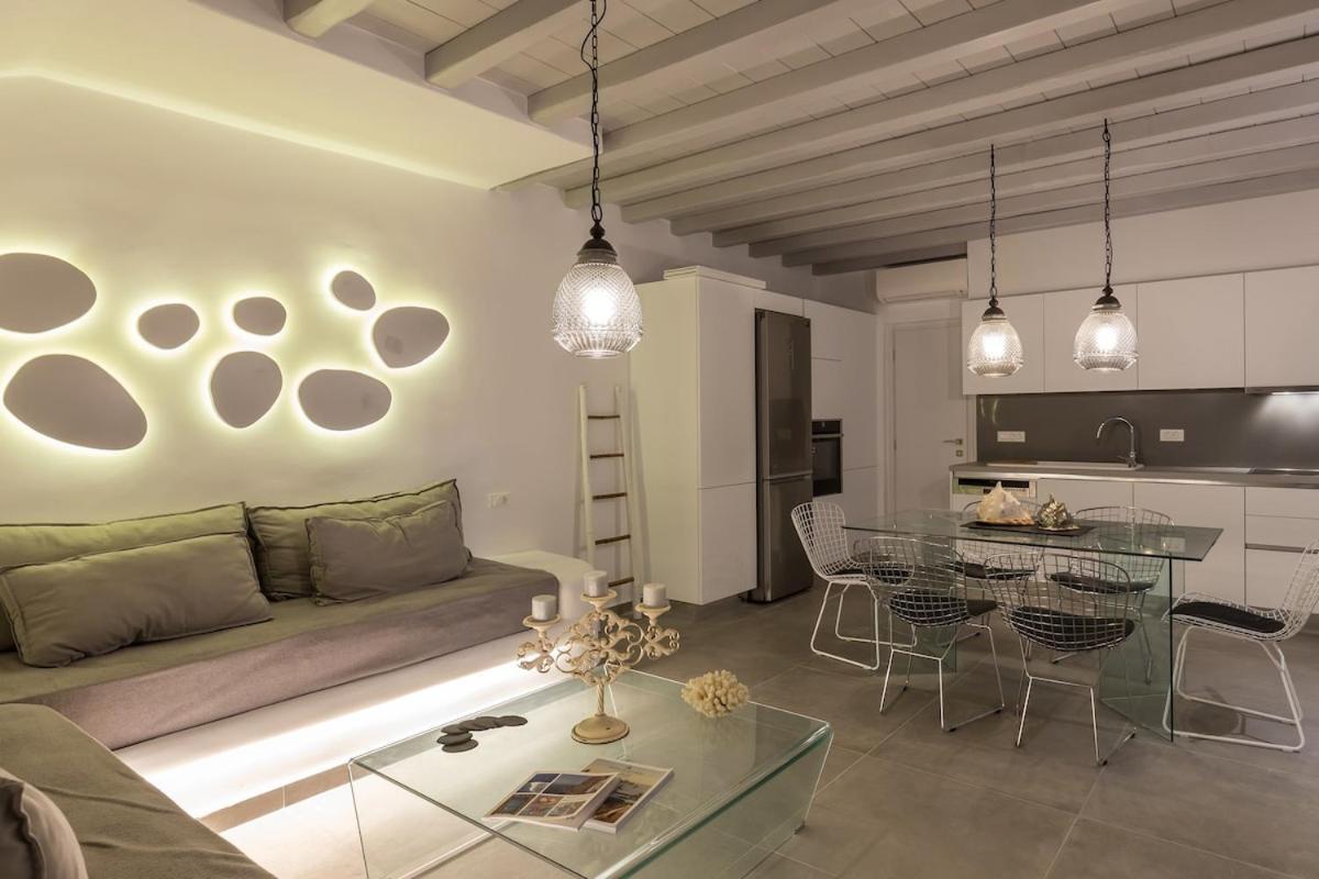 Iliana 1 & 2 W Shared Pool, Ornos, Mykonos