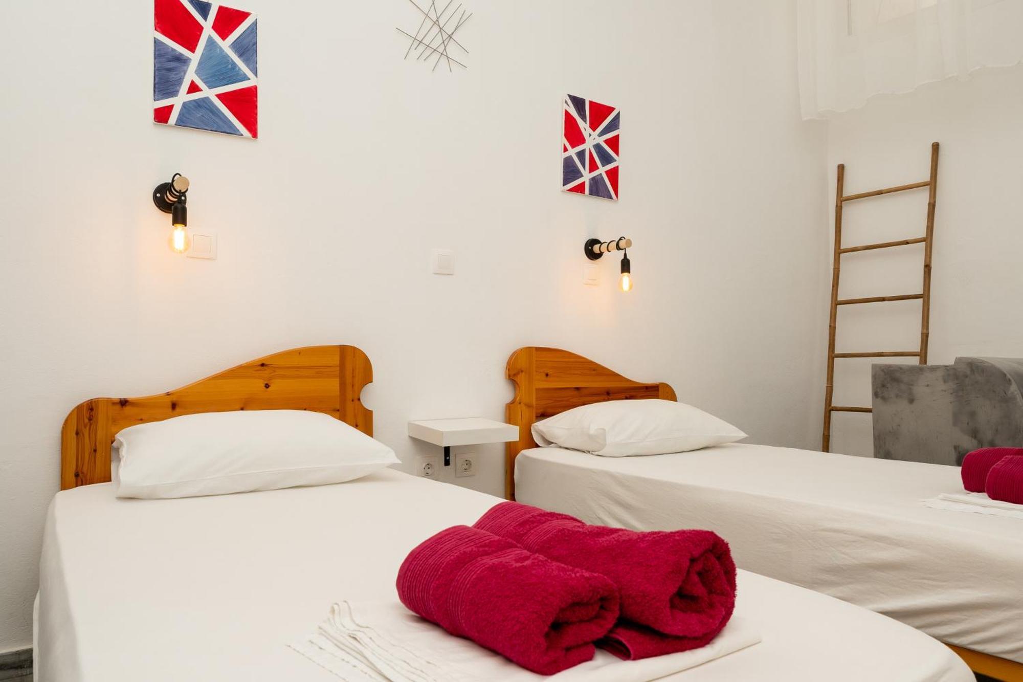 Palm Hostel *