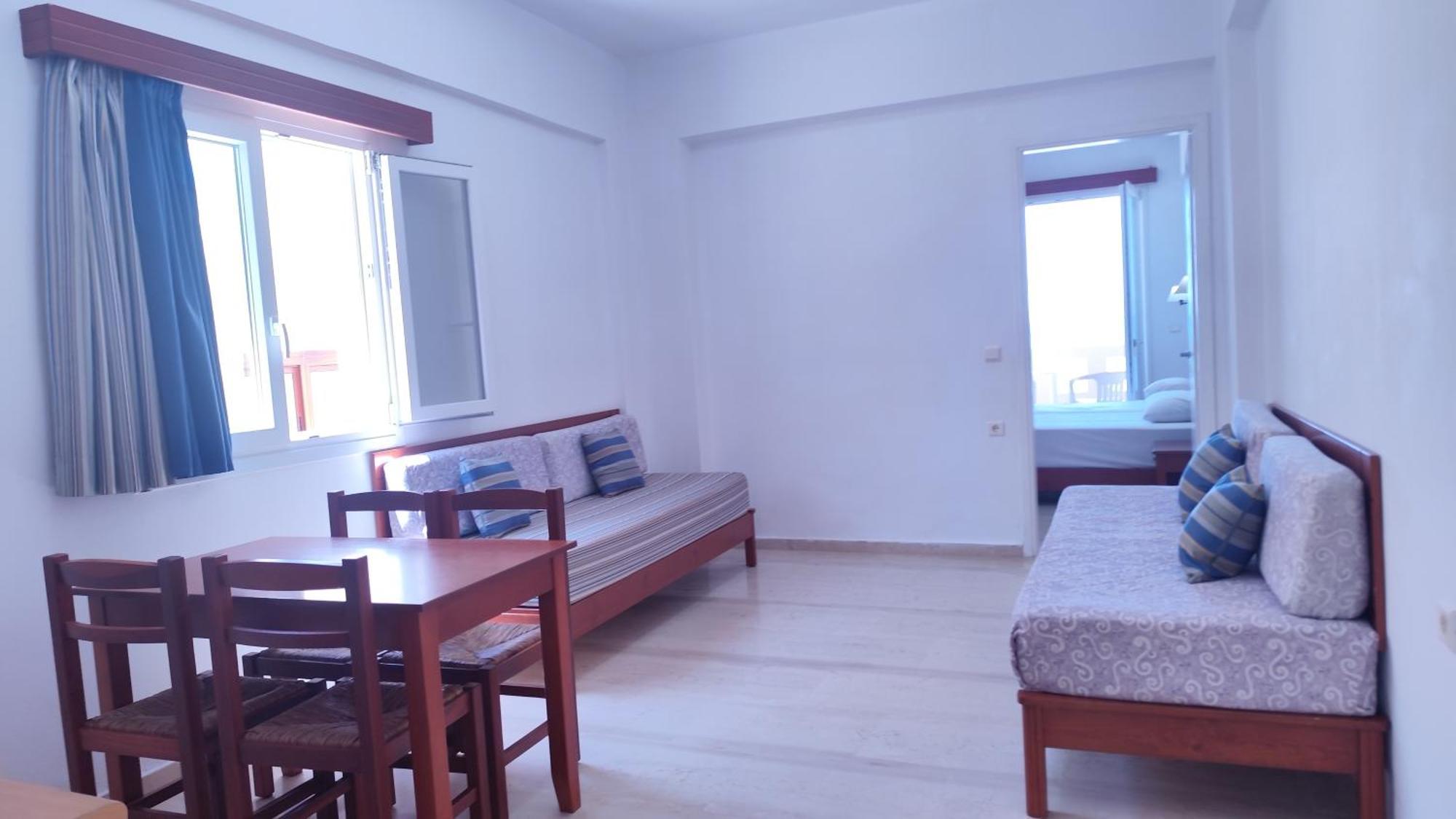 Aparthotel Niros Beachfront *